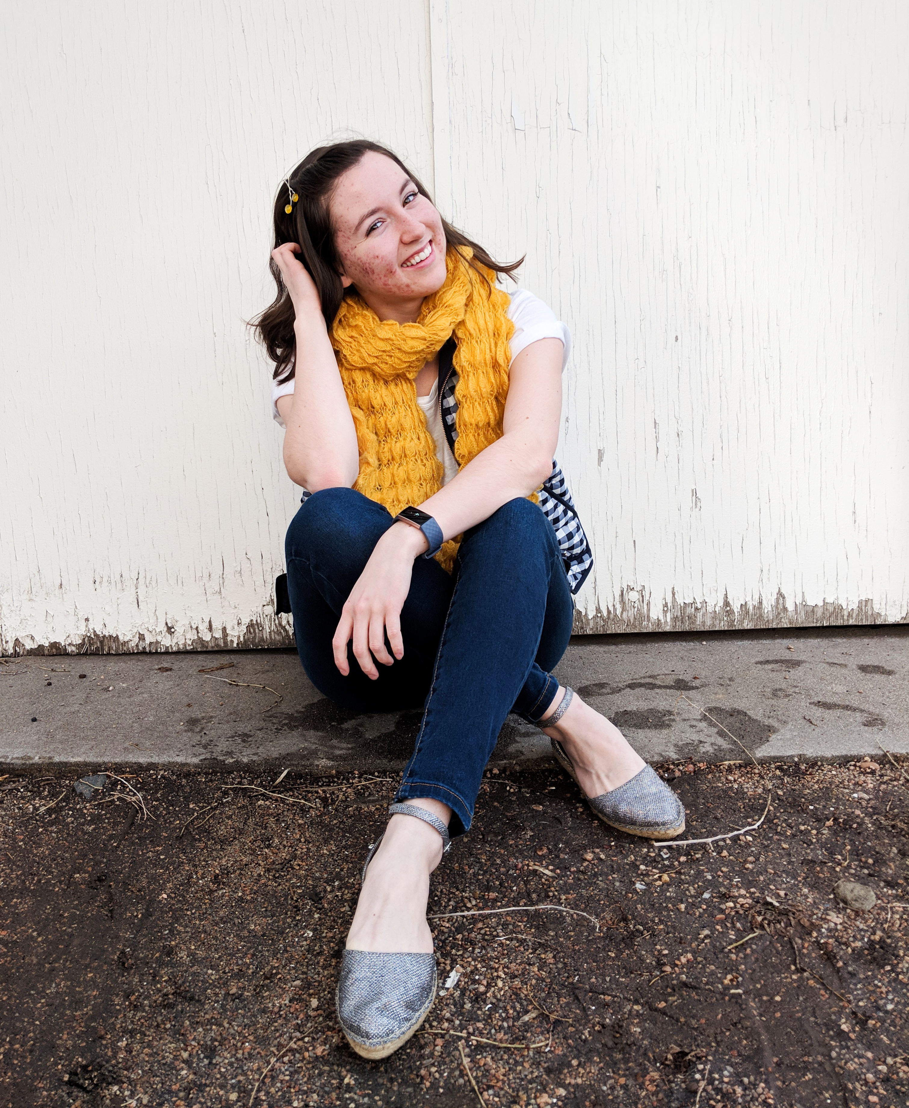 casual outfit with yellow and navy