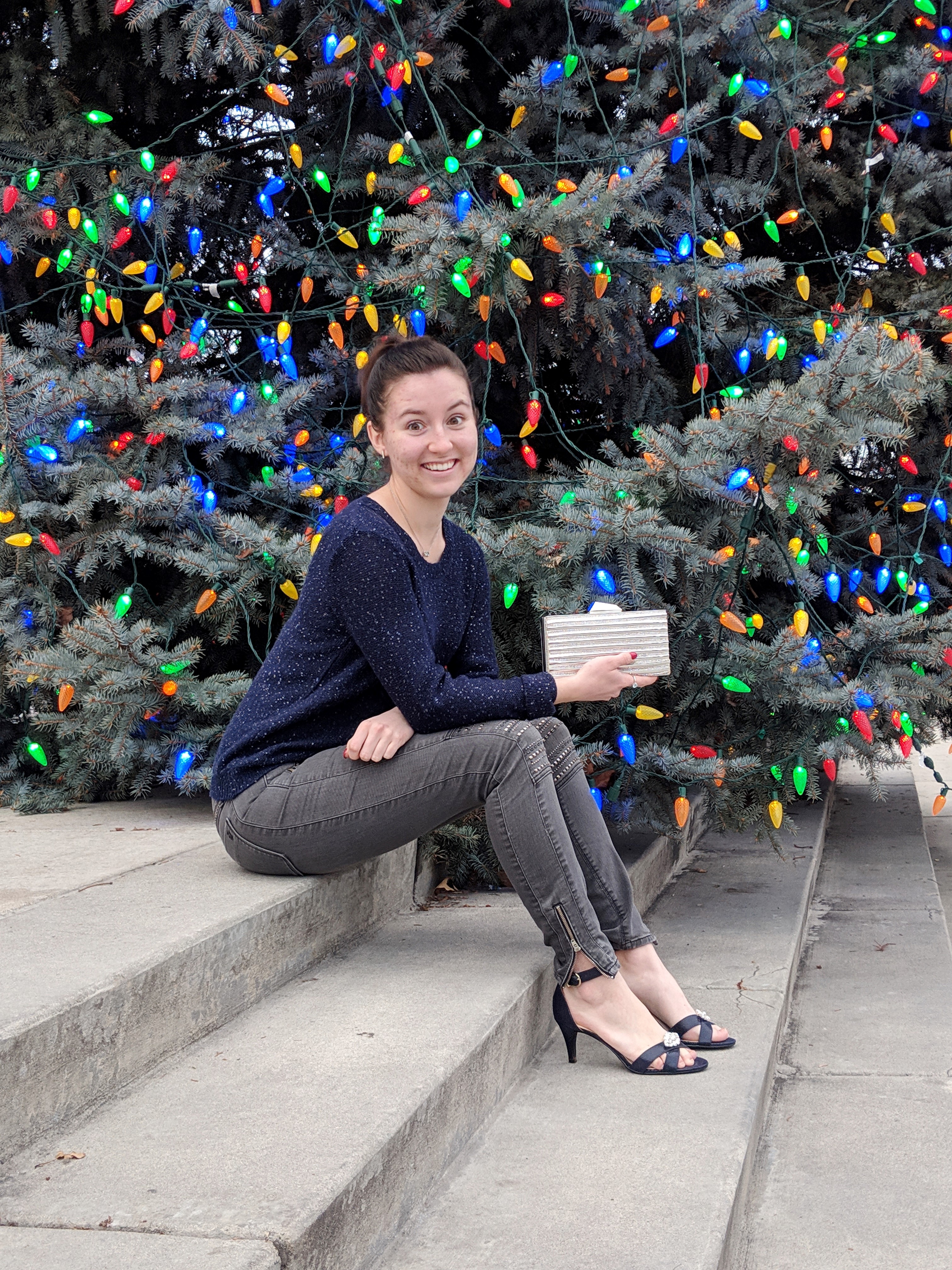 00000PORTRAIT_00000_BURST20181226164225554