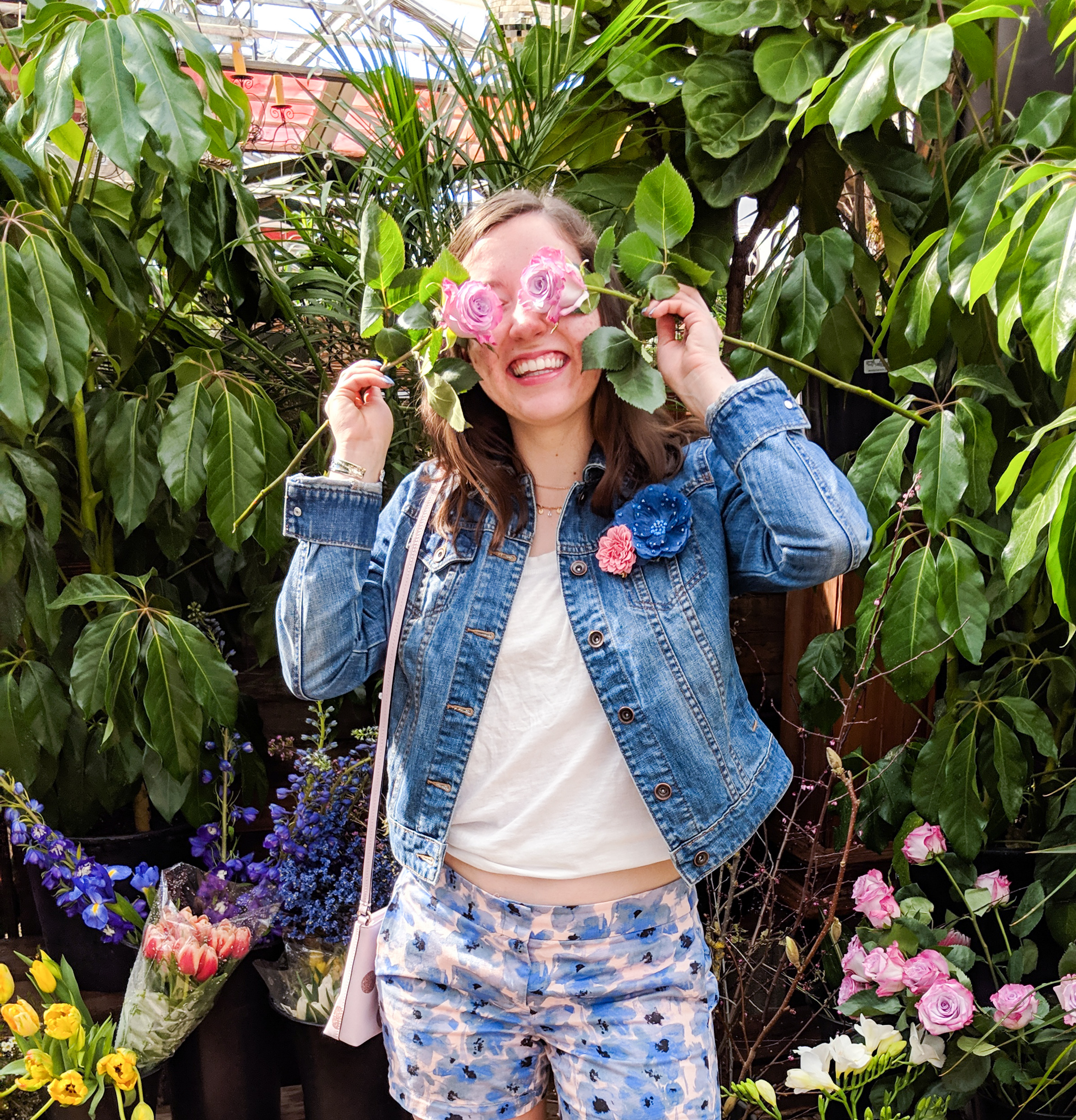 pink roses, spring fashion, floral shorts
