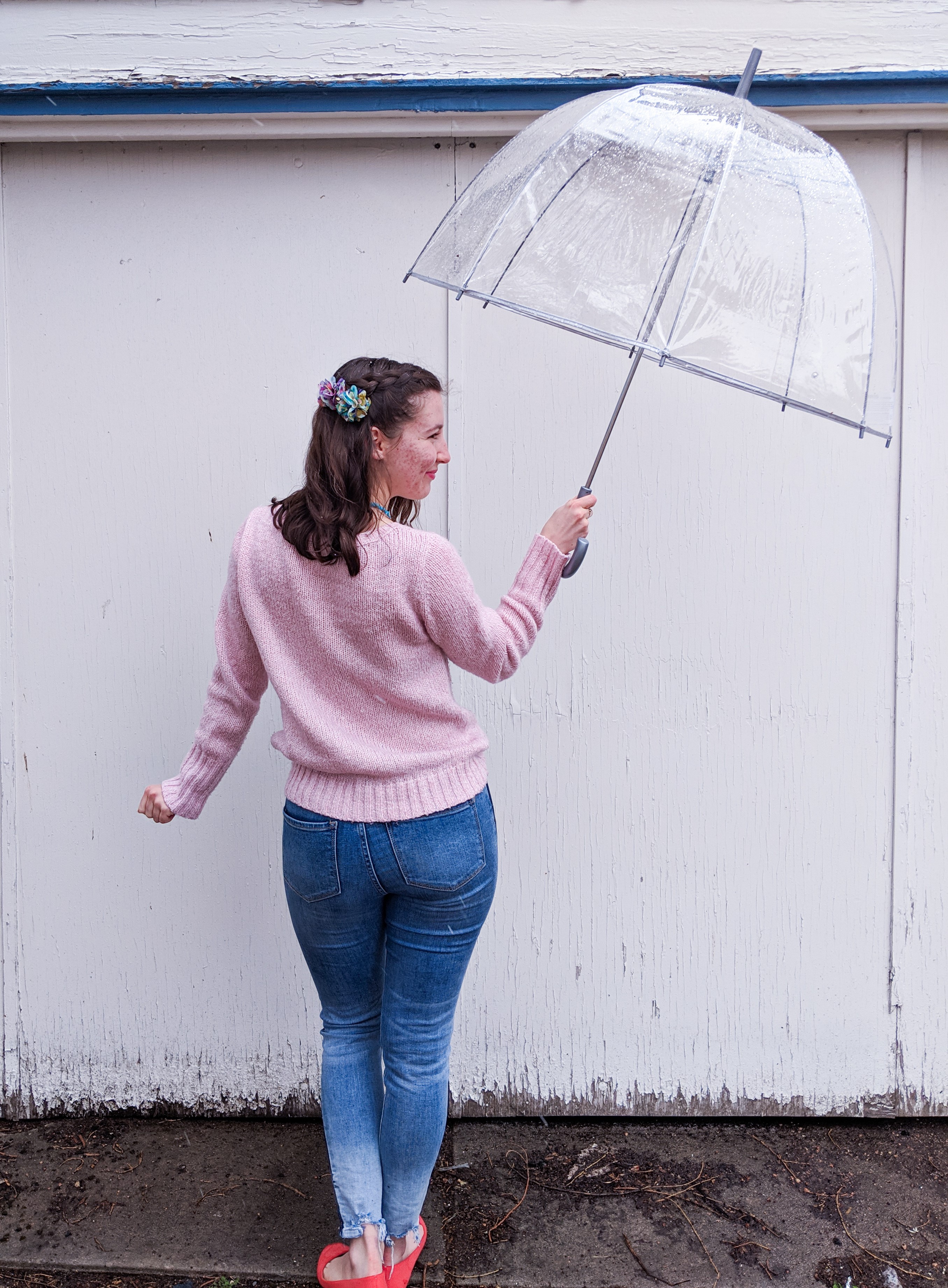 rainy day outfit, poetry, Haiku, skinny jeans, pink sweater