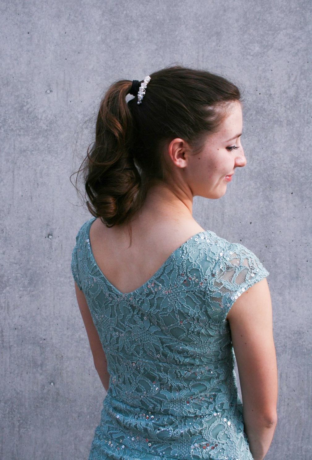 curly hair, mint dress, sparkly cocktail dress, Easter outfit, spring dress