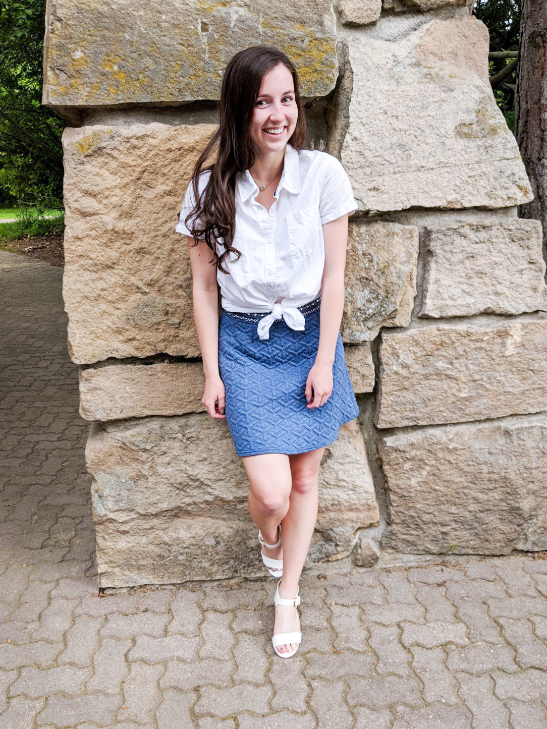 blue and white outfit, blue skirt, white blouse, white heels