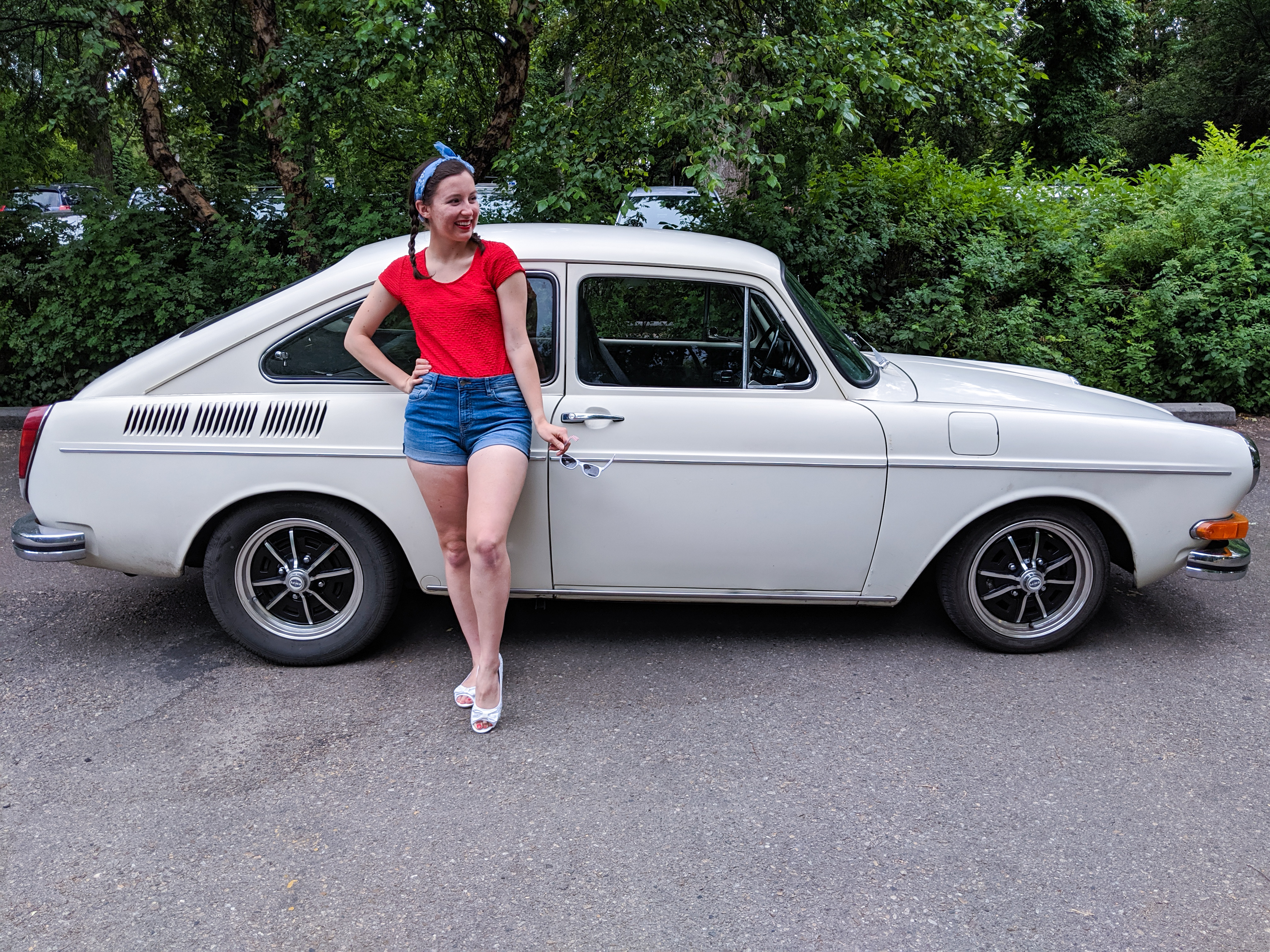 4th of July outfit, patriotic, USA, cool old car