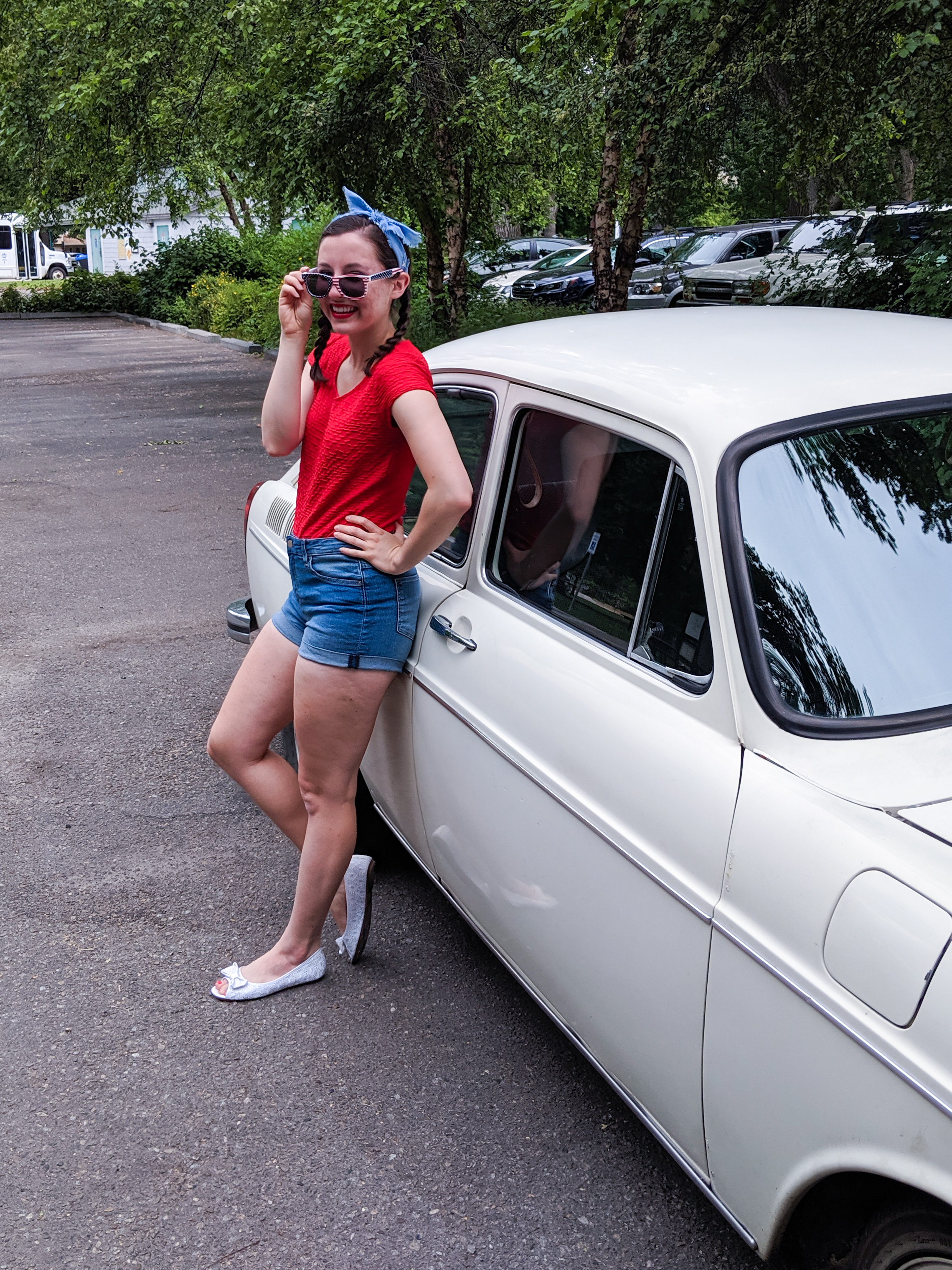 patriotic outfit, cool car, red white blue, independence day