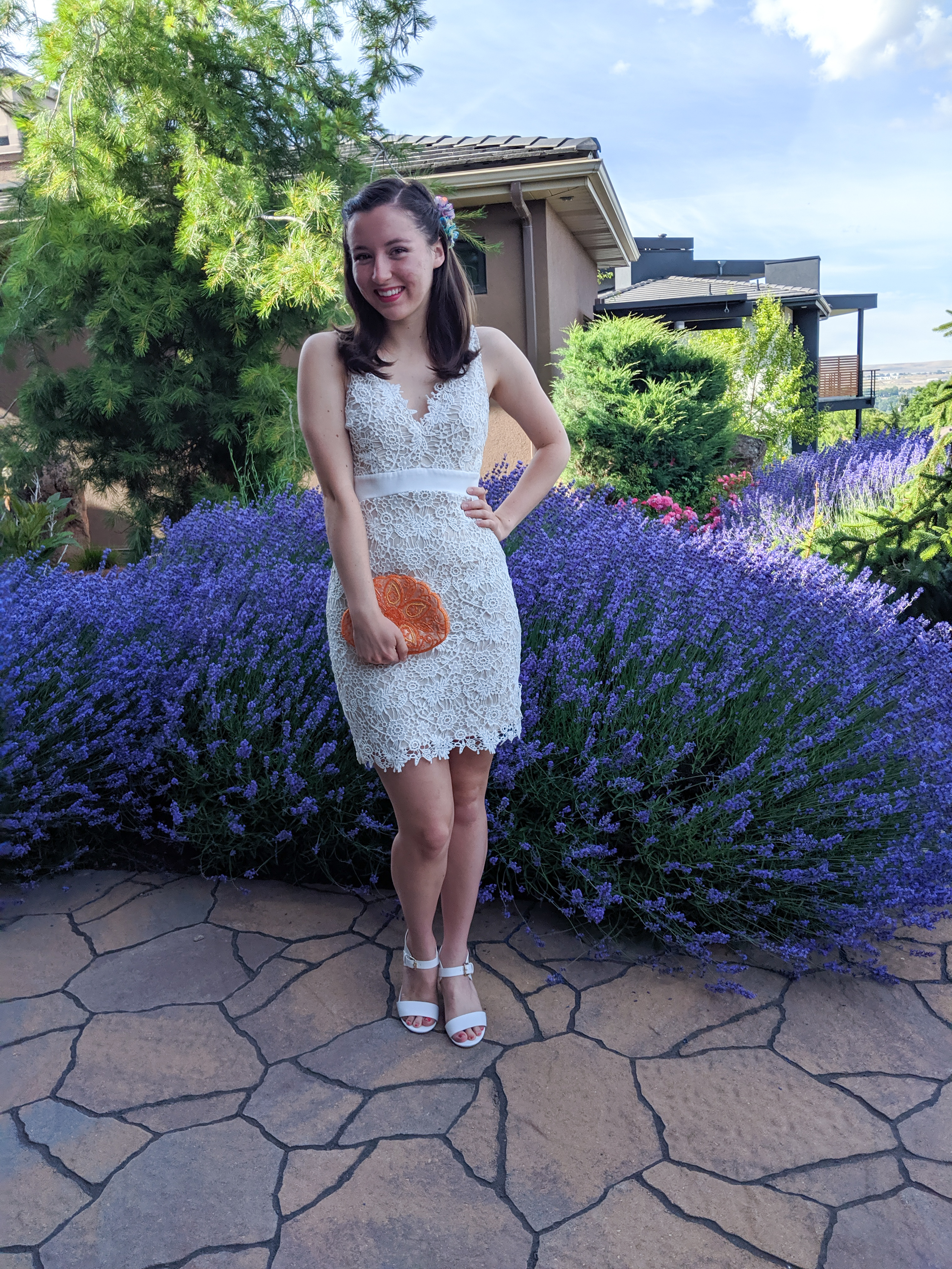 how to rock a white dress, white lace bodycon dress