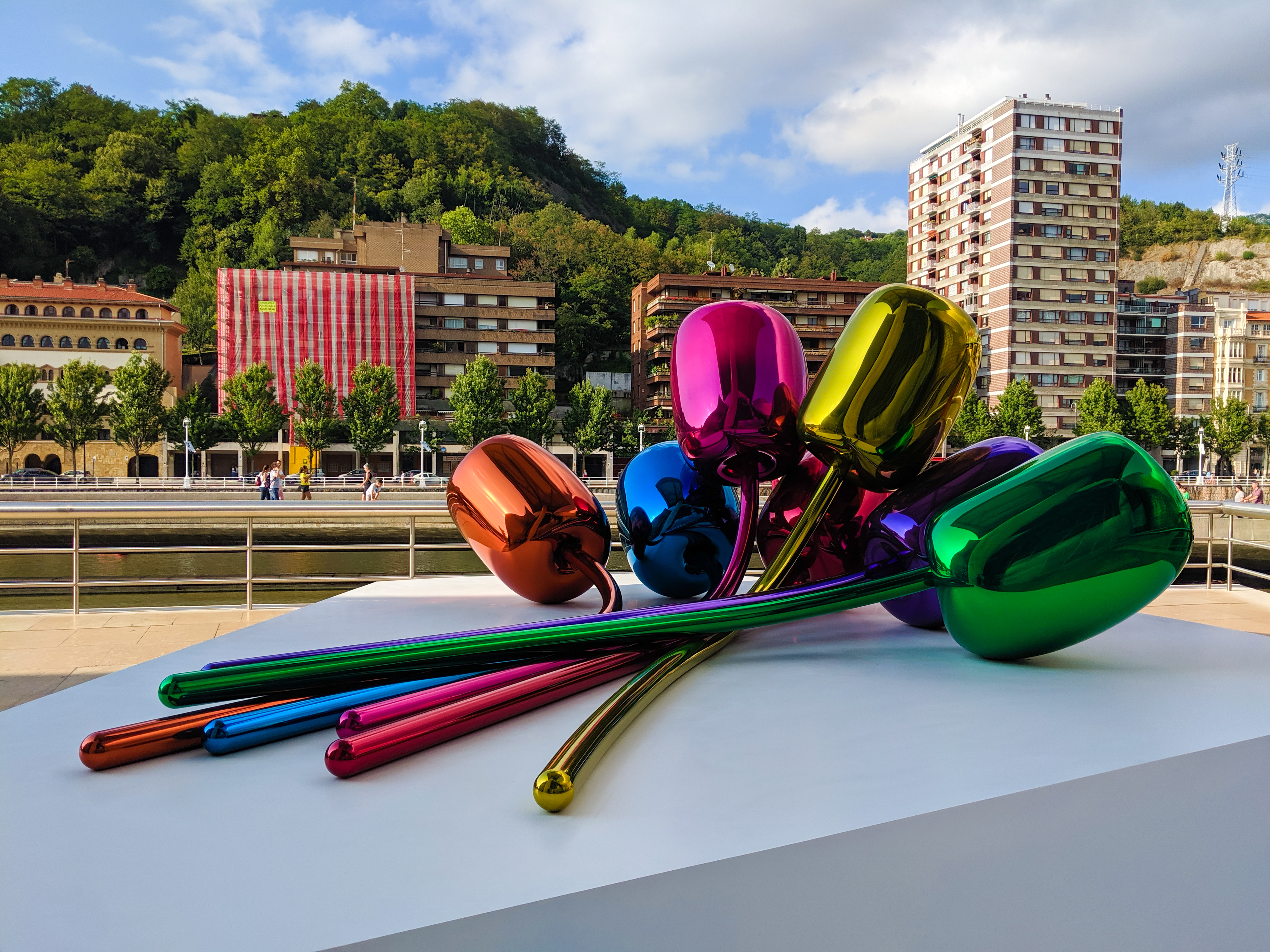 bilbao, Spain, Guggenheim Museum, balloon art, travel style
