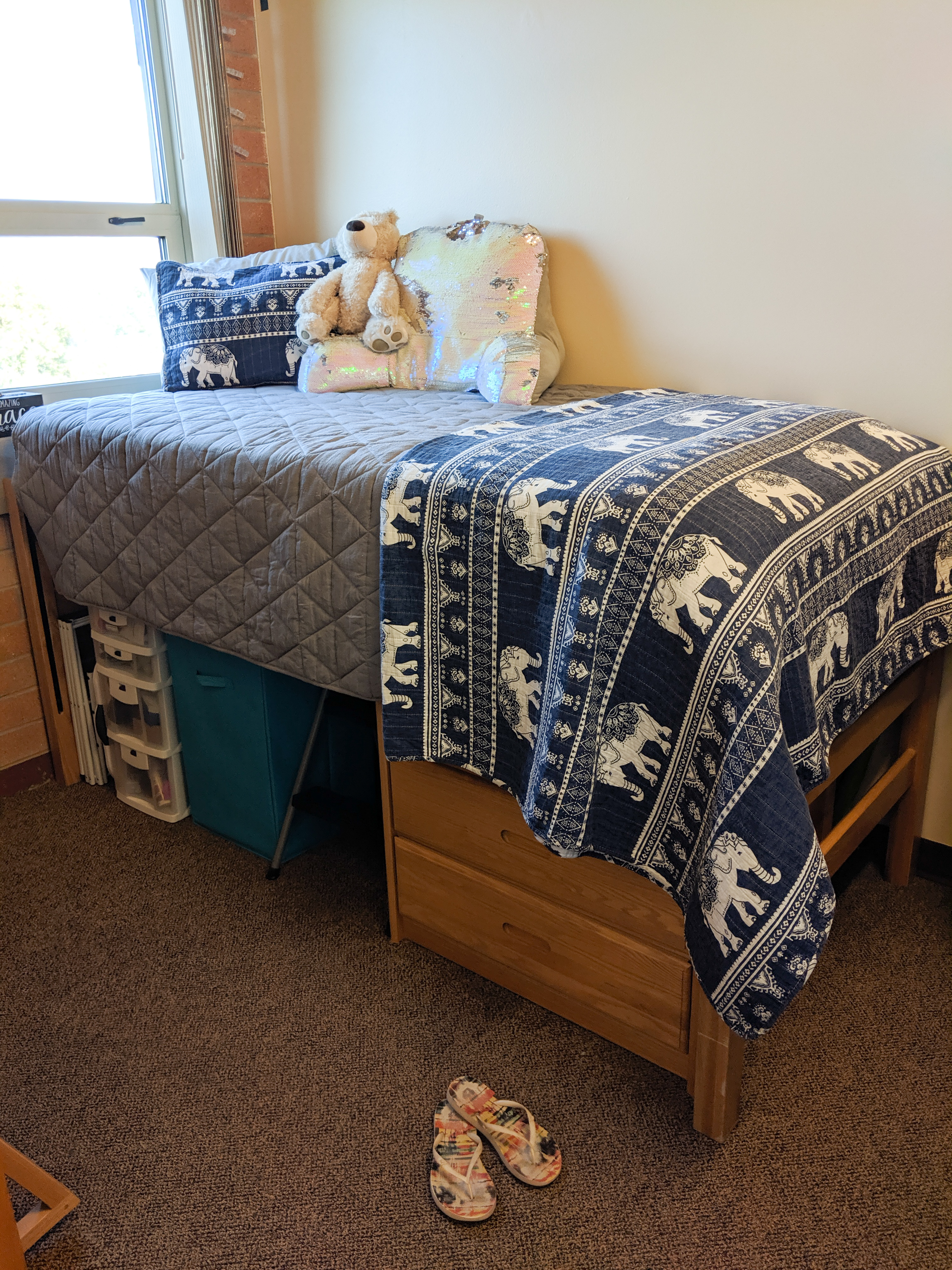 college dorm room, lofted bed, dorm room makeover