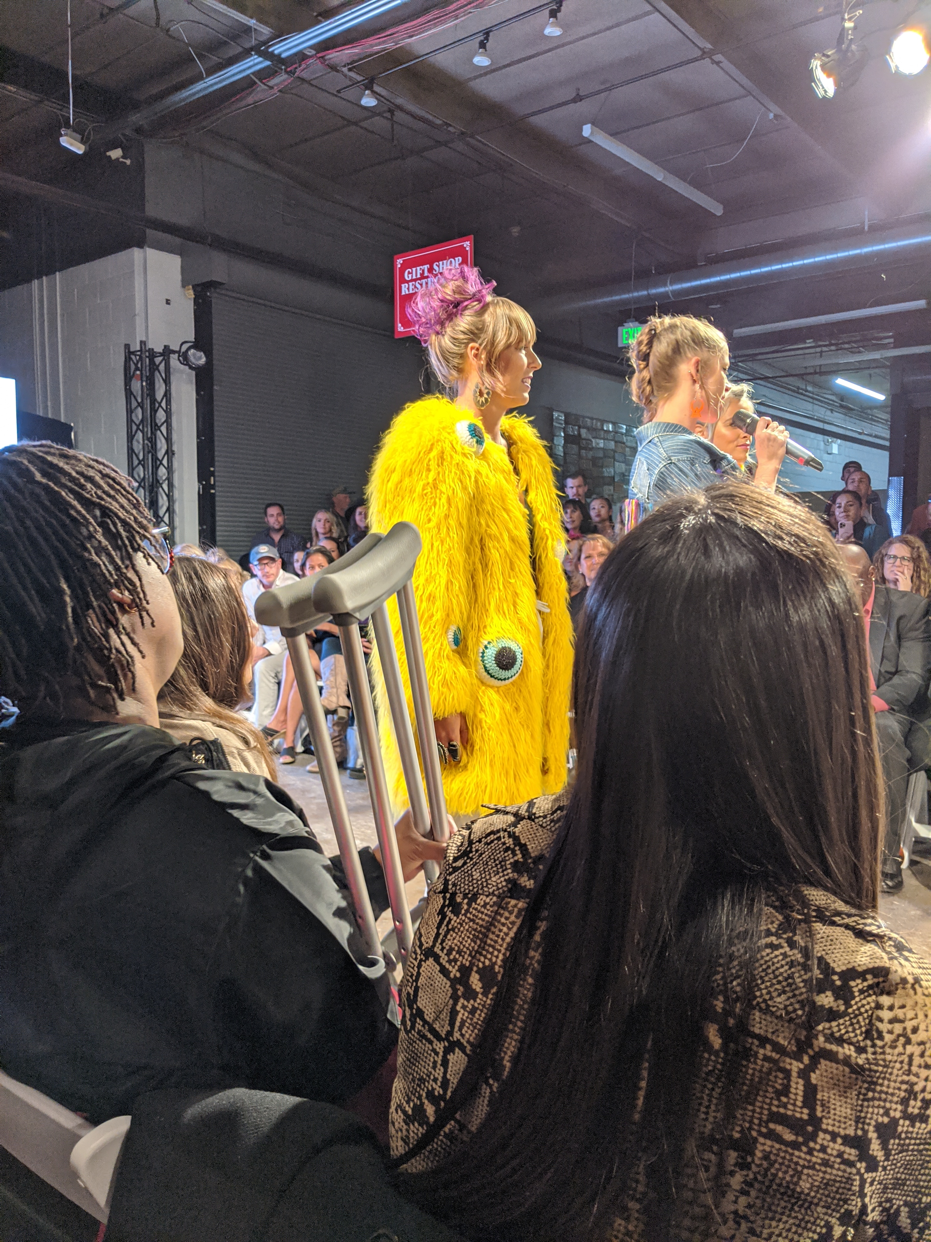 runway fashion, fun coat, yarn, fashion blogger