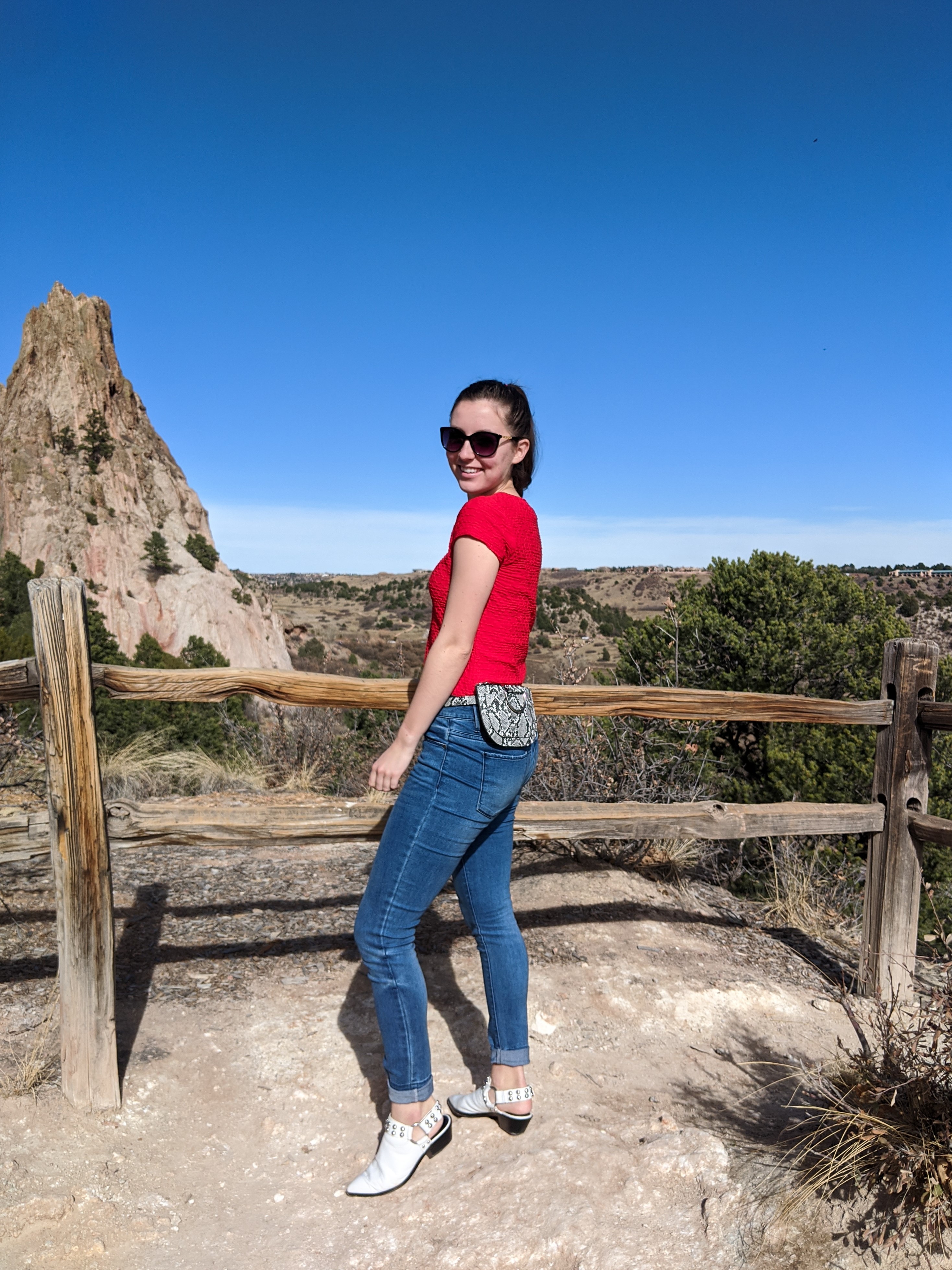 red blouse, skinny jeans, white mules, snakeskin purse