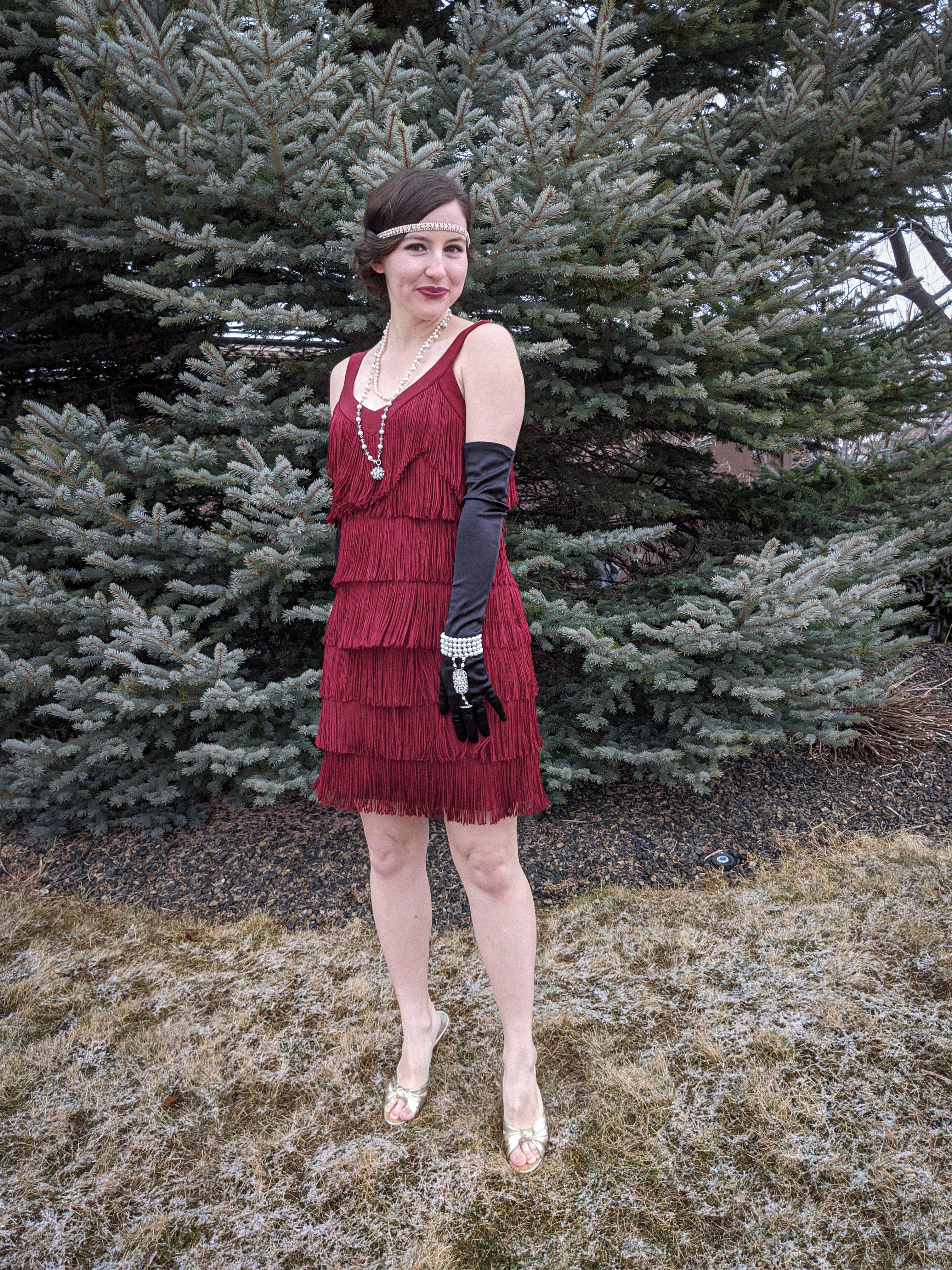 fringe dress, flapper girl outfit, roaring 20s, new decade