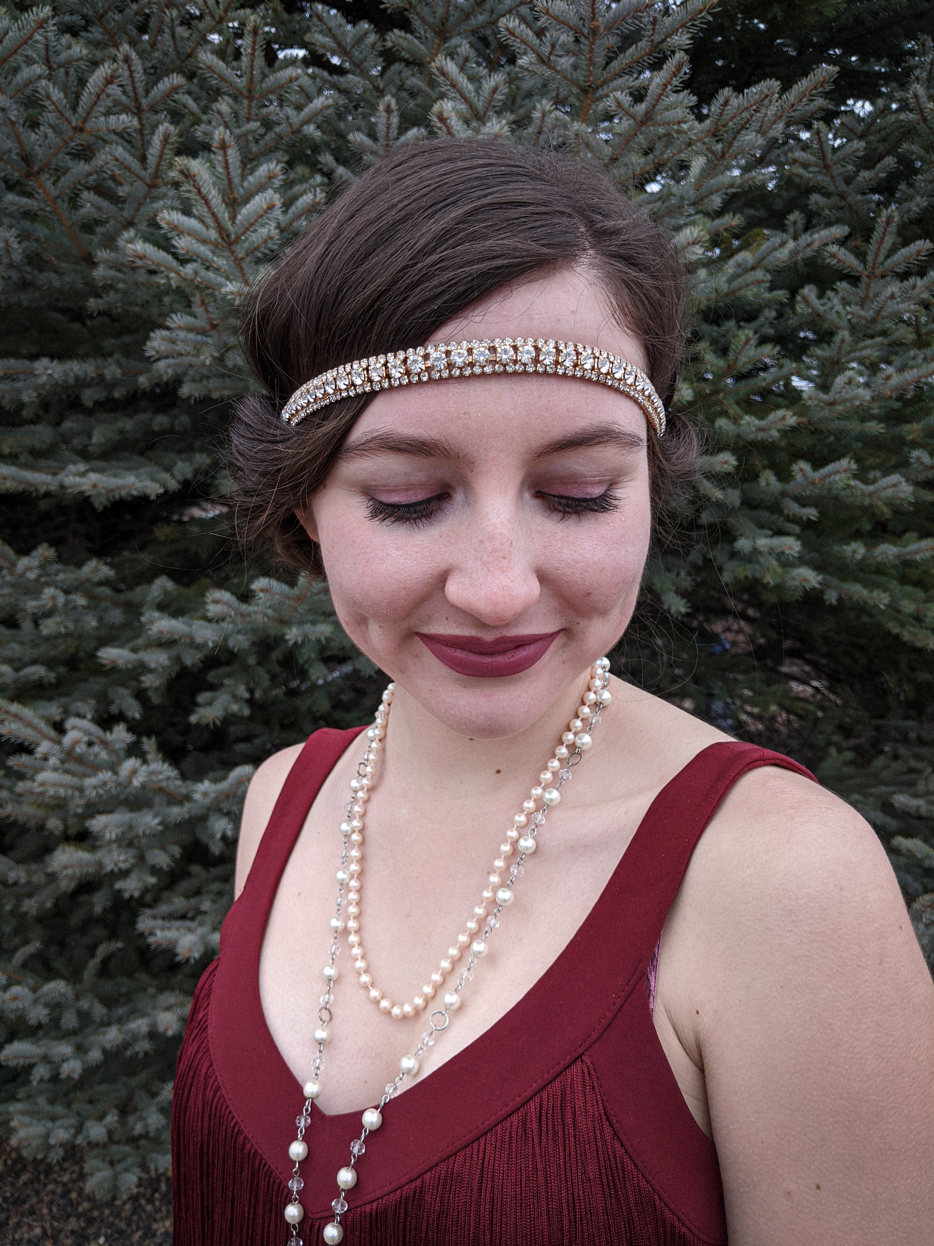 flapper girl makeup, flapper girl accessories