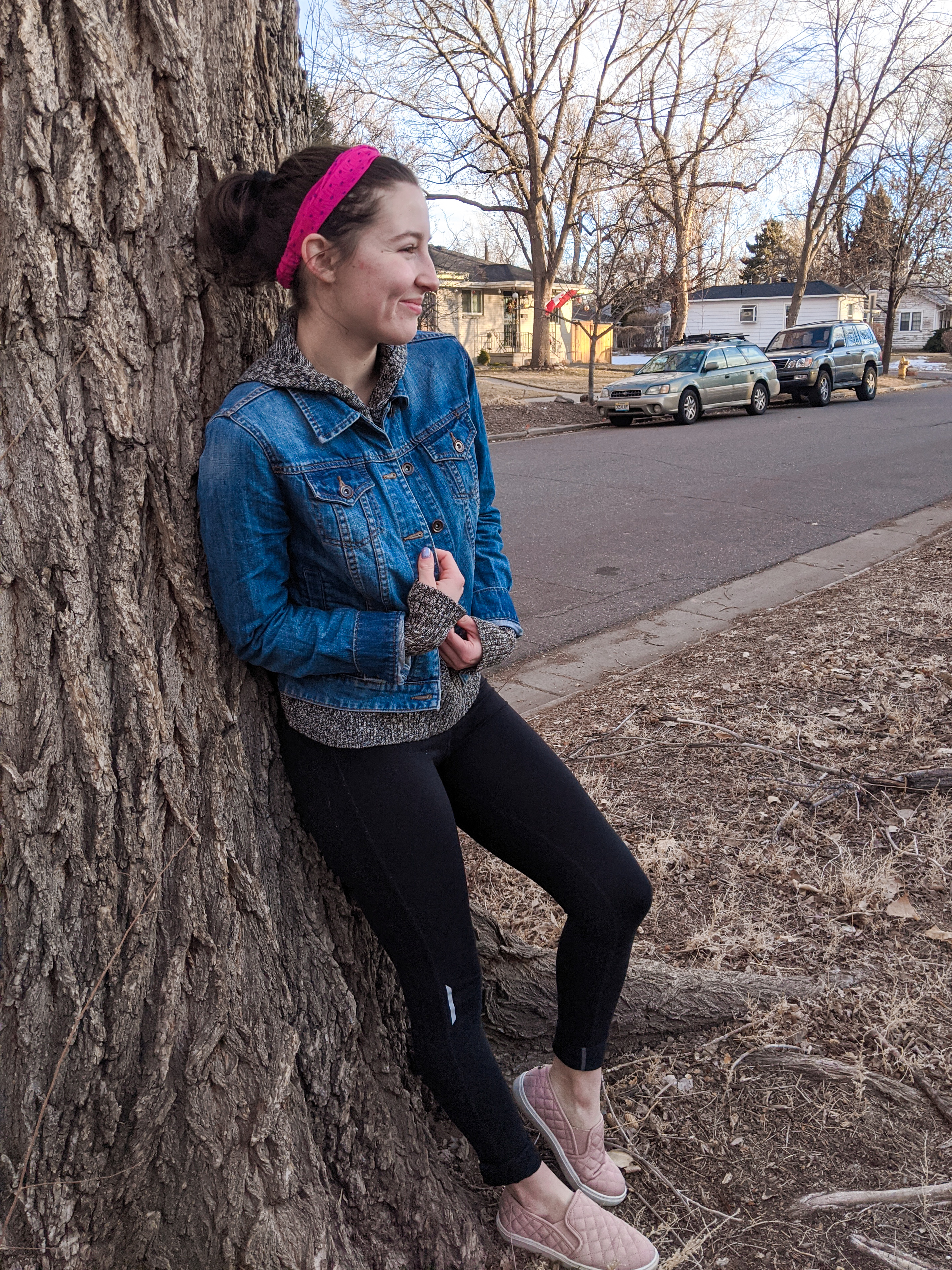 comfy casual, casual outfit, leggings, jean jacket