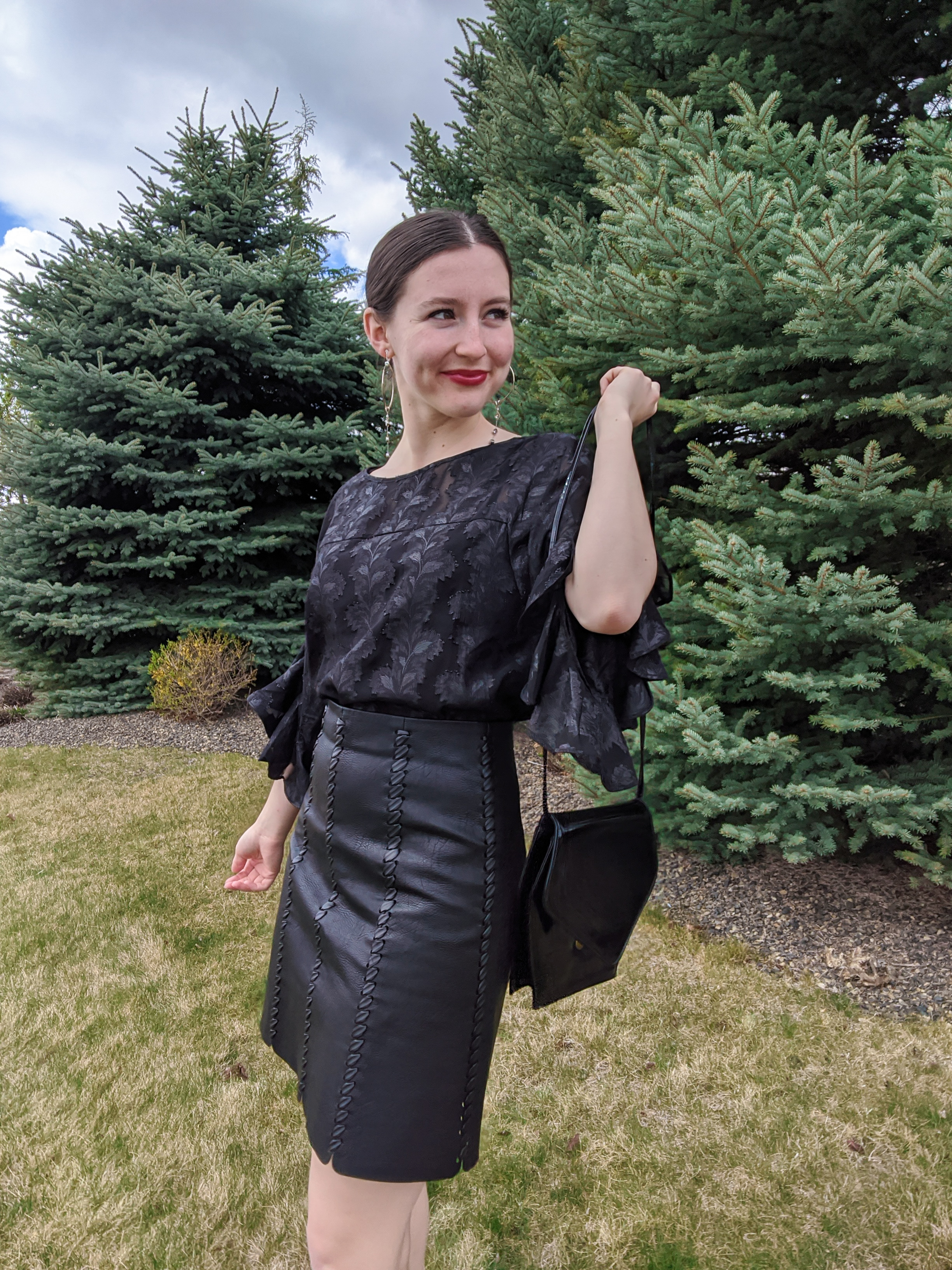 scarlet magazine, all black outfit, Jane Sloan style