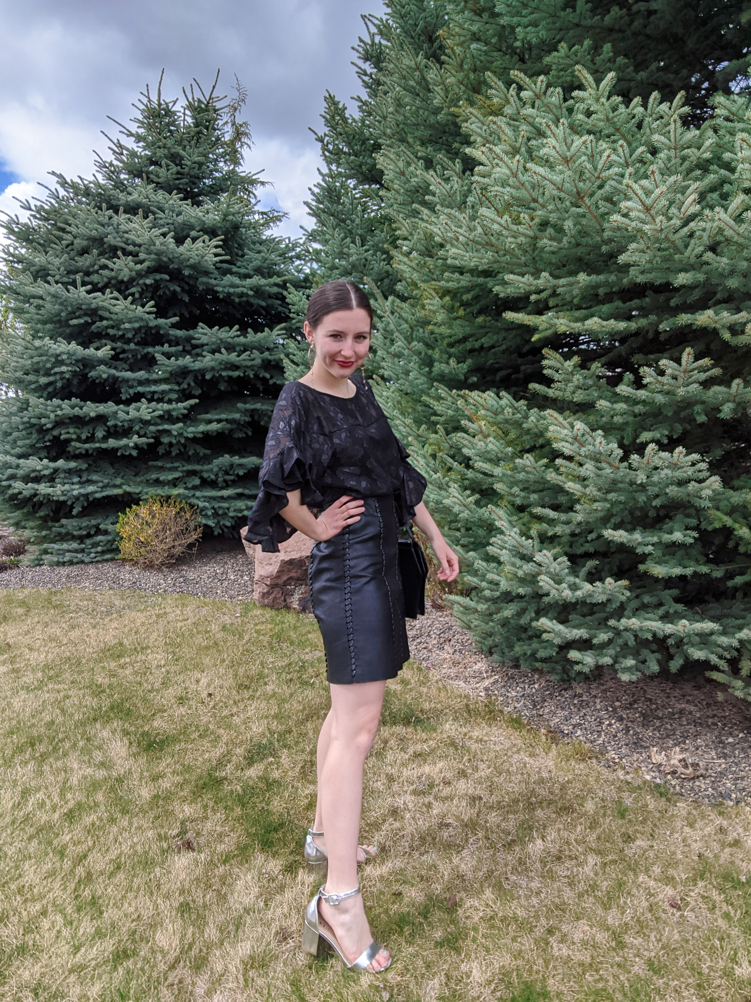 Scarlet magazine, Jane Sloan fashion, all black outfit