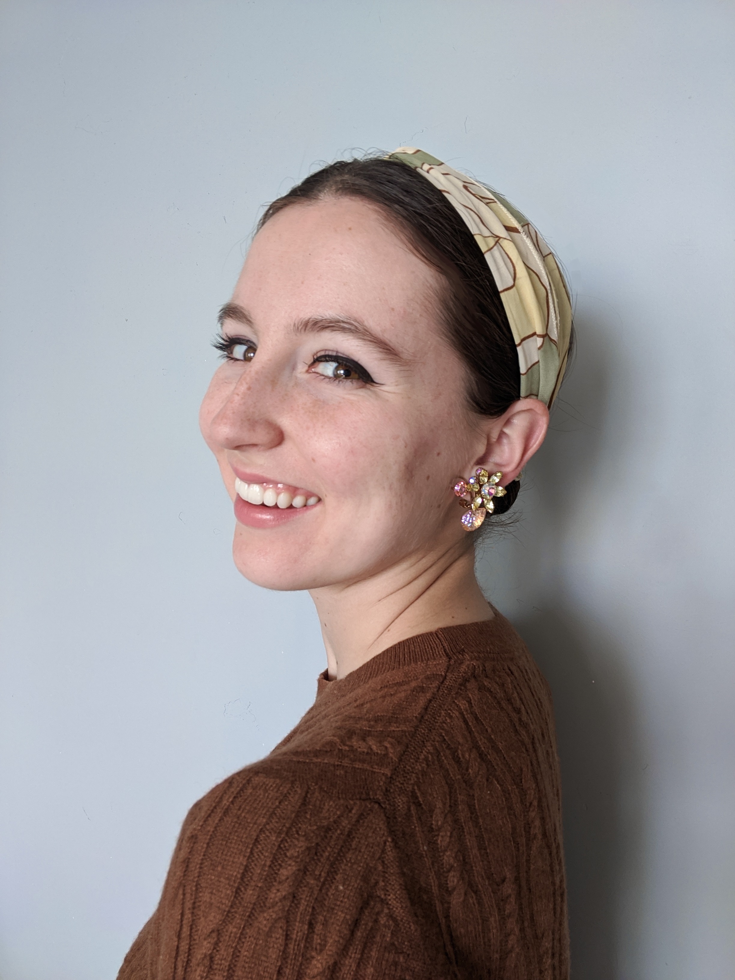 green hair scarf, brown cableknit sweater, Banana Republic