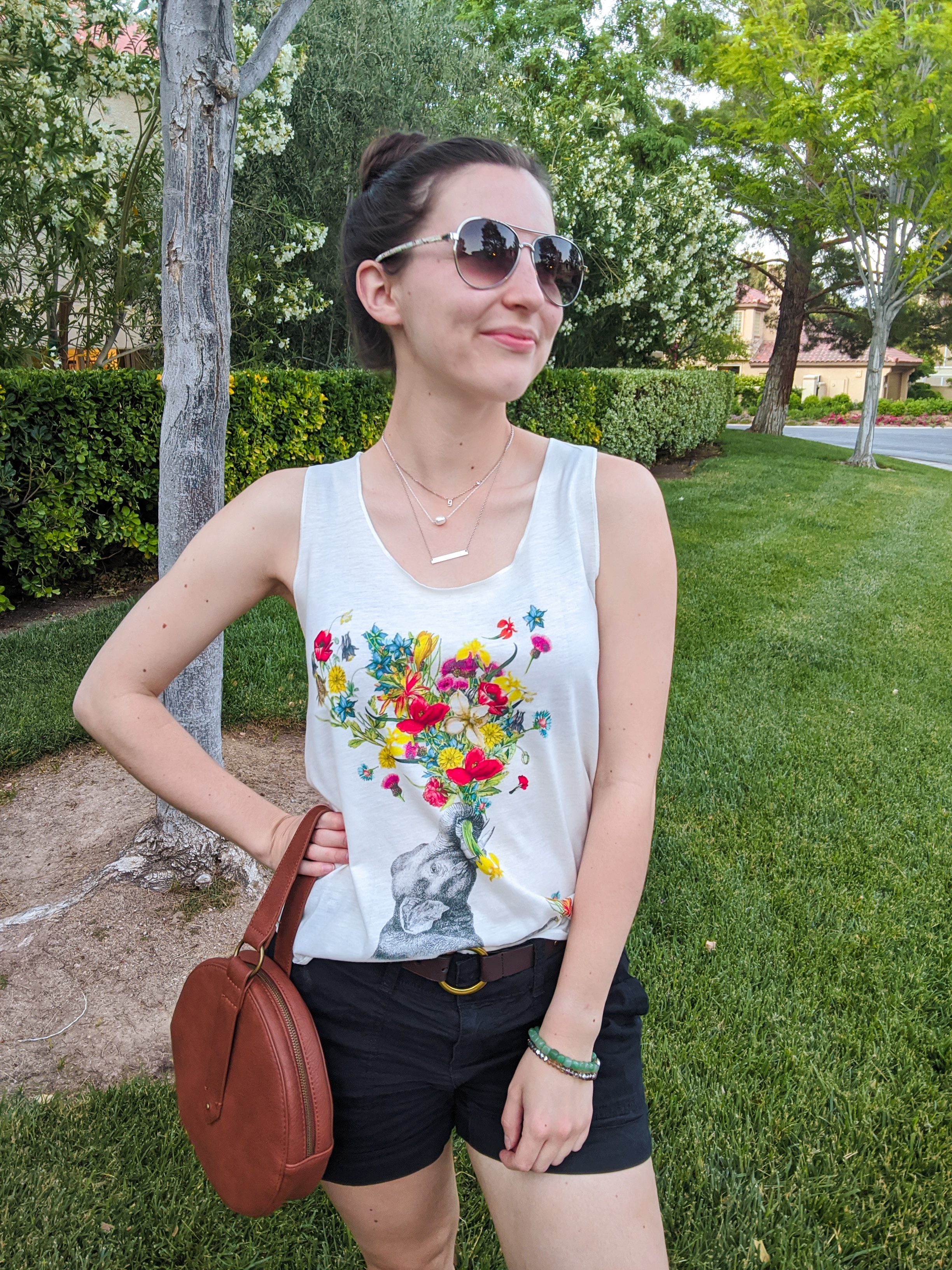 floral tank, circle purse, black shorts, summer style