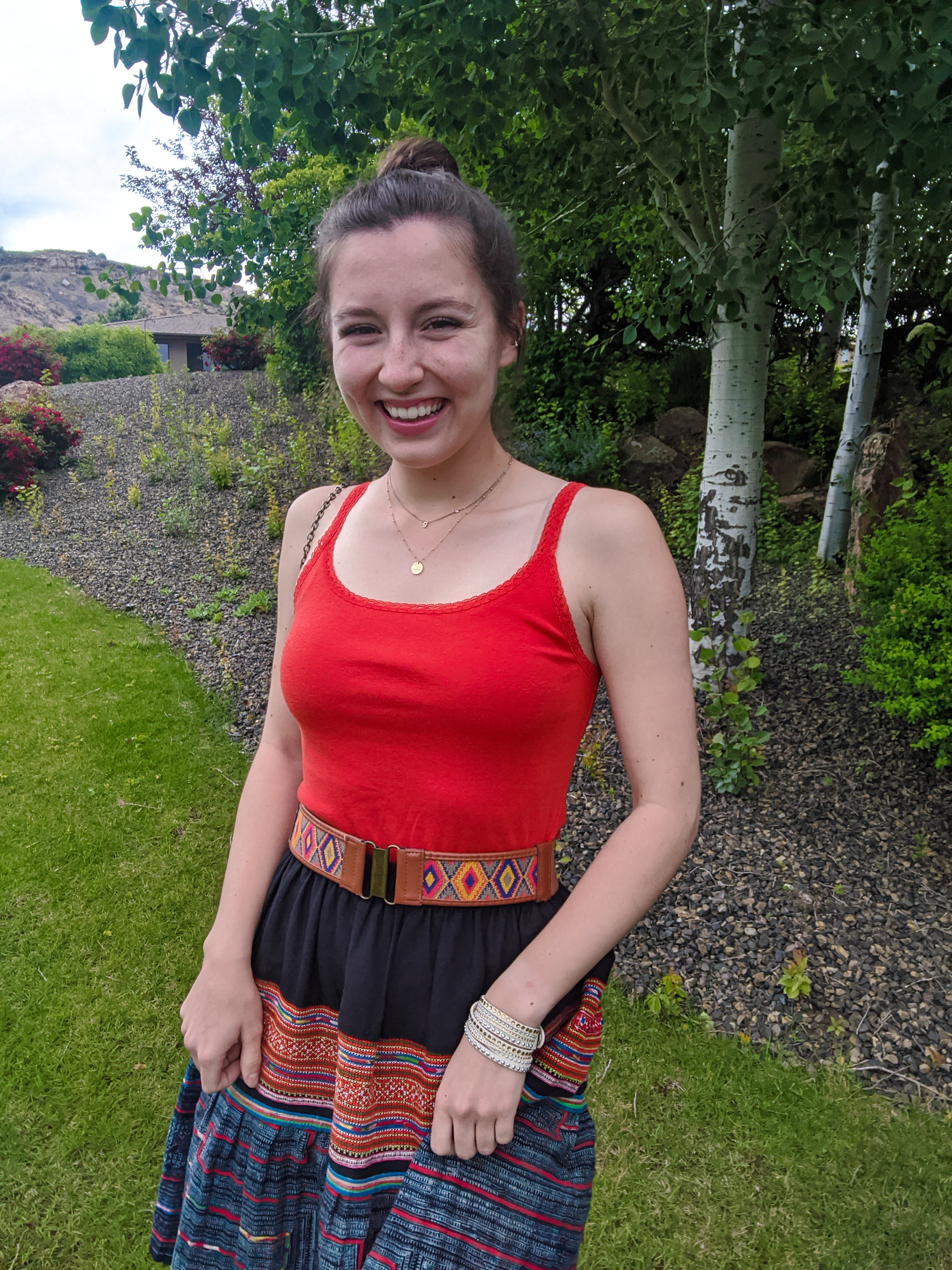 college-student-college-fashion-blogger-patterned-skirt-summer-outfit