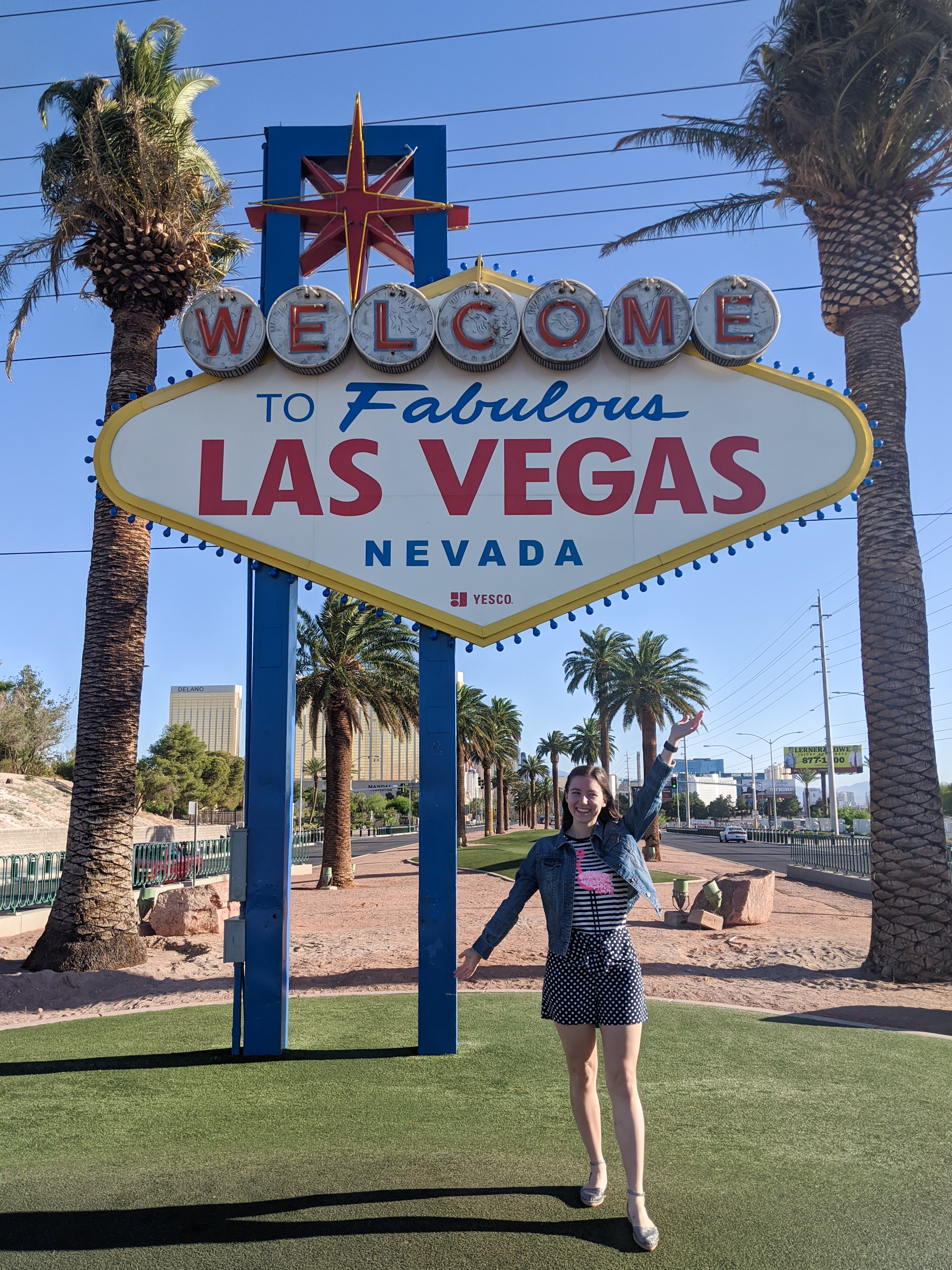 las-vegas-sign-tourist-attractions-social-distancing