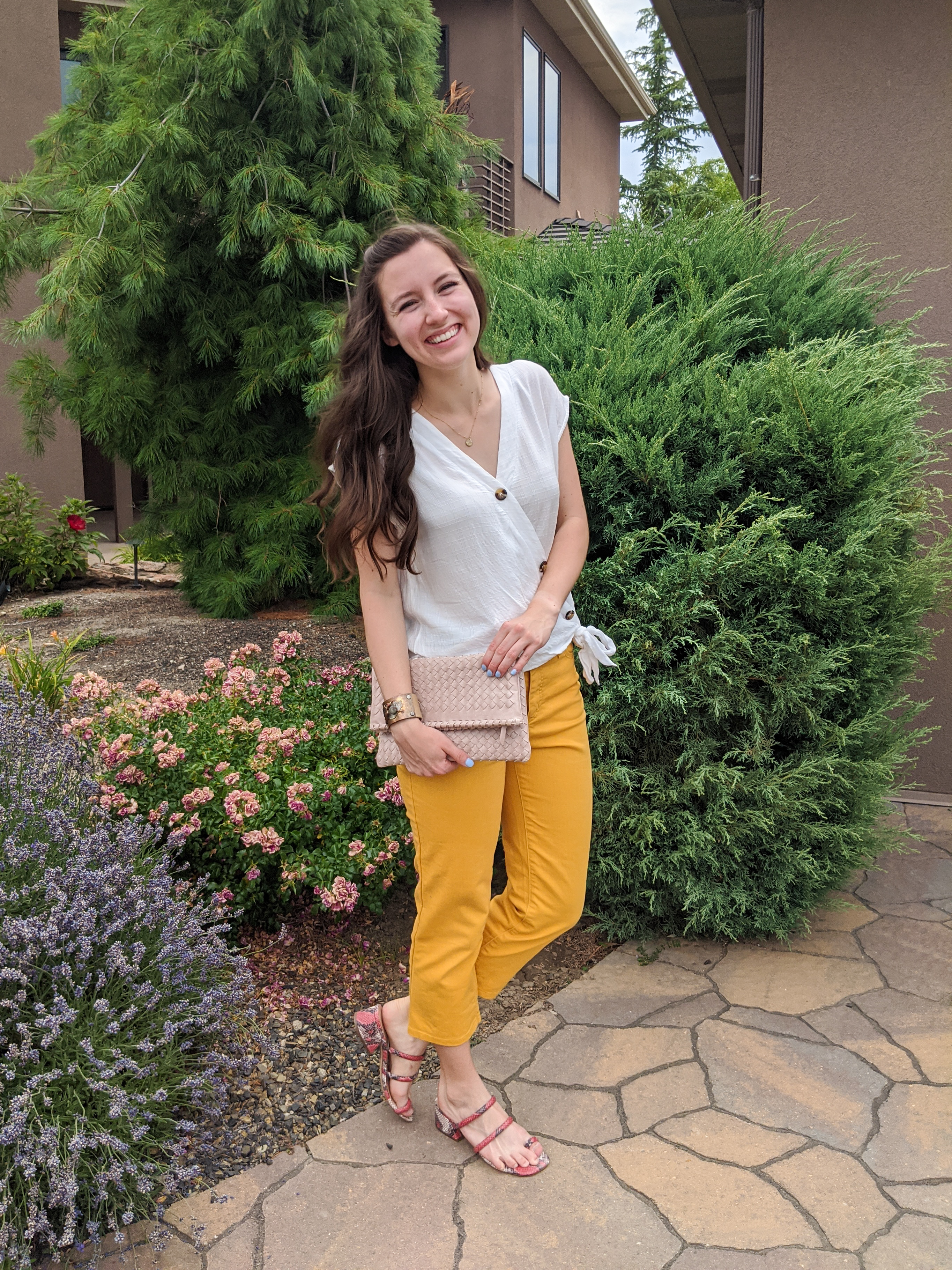 white-blouse-yellow-jeans-snakeskin-sandals