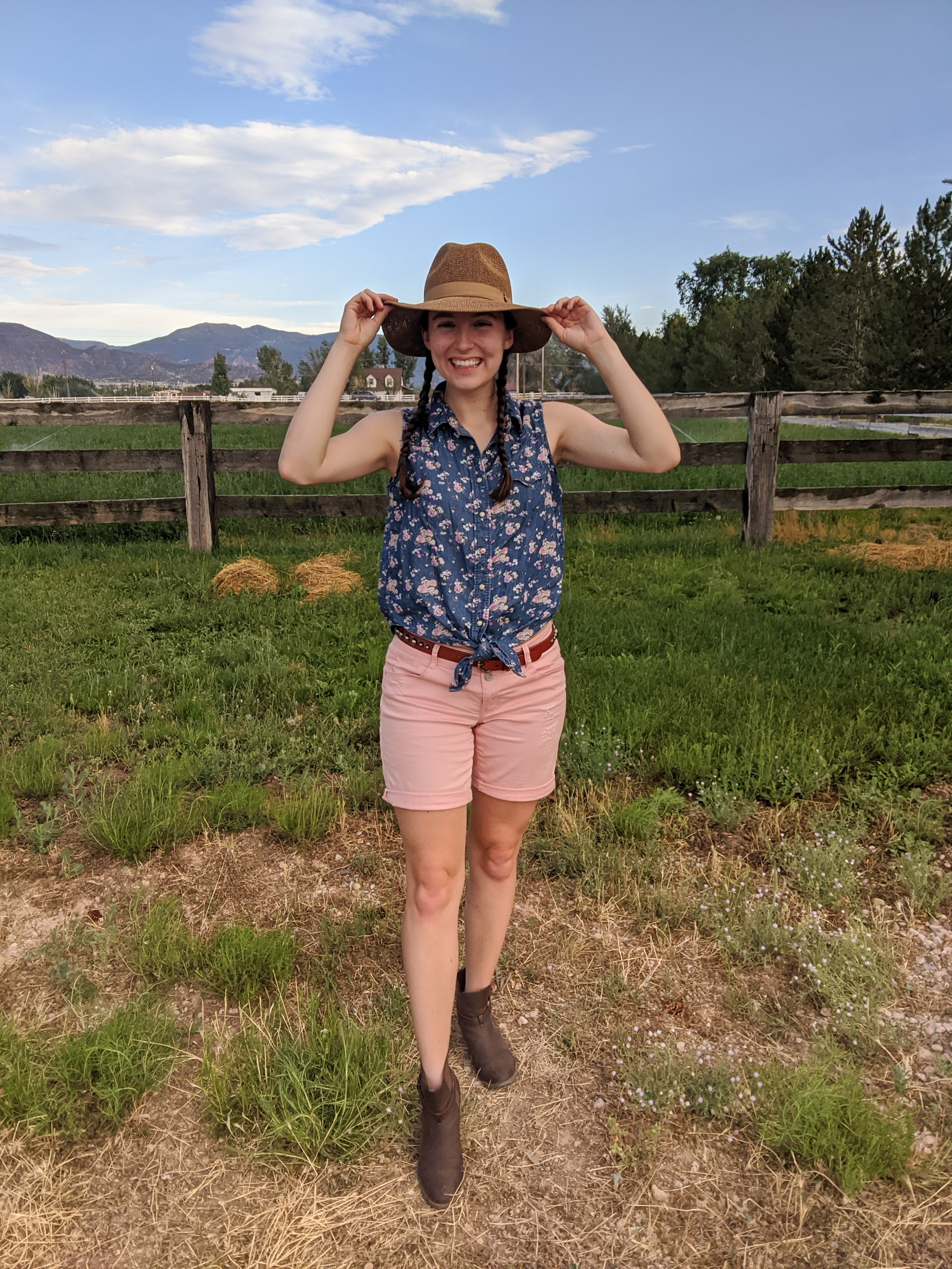 western-style-golden-hour-brown-boots-levis