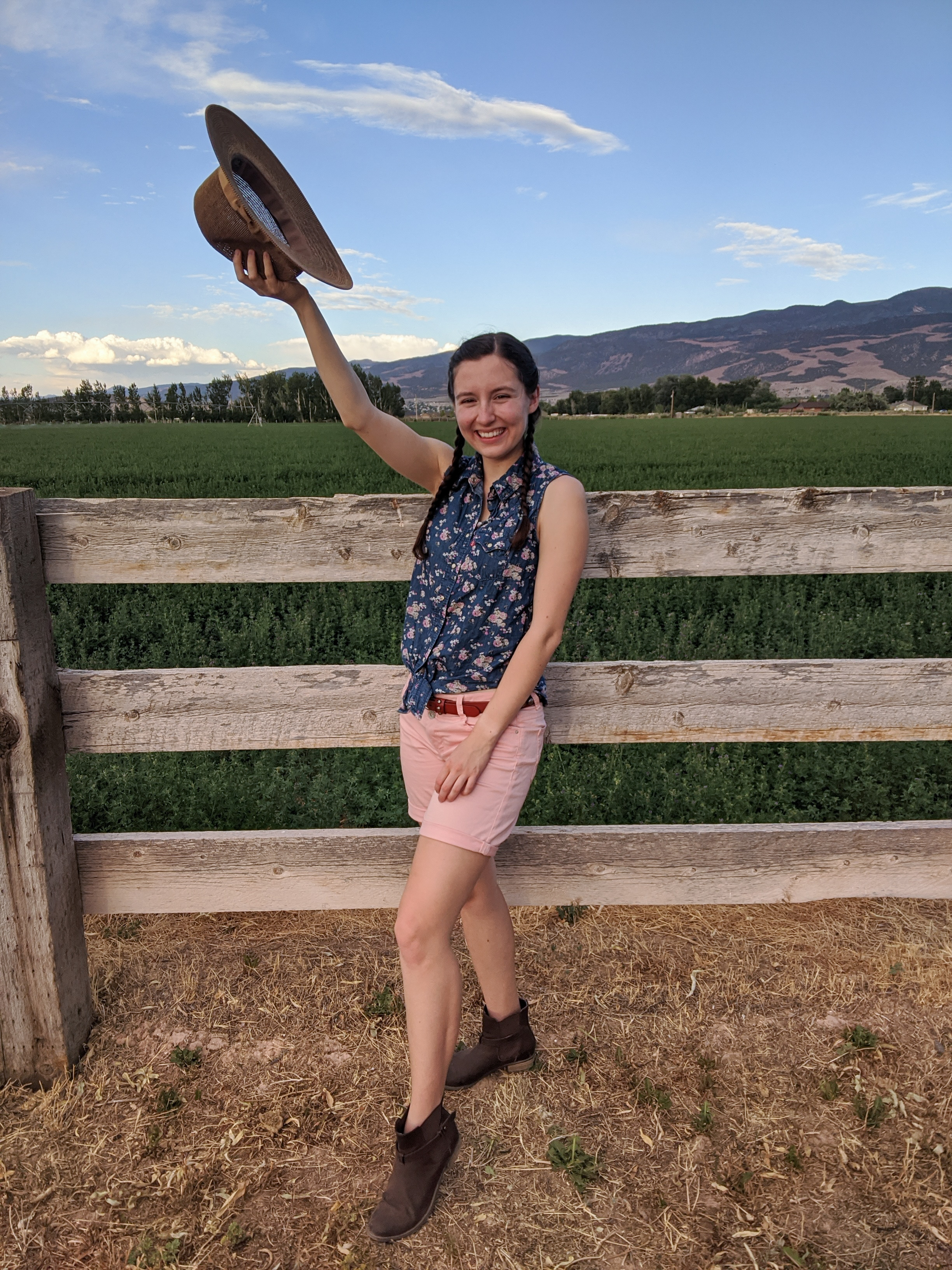 farm-girl-country-farming-western-style