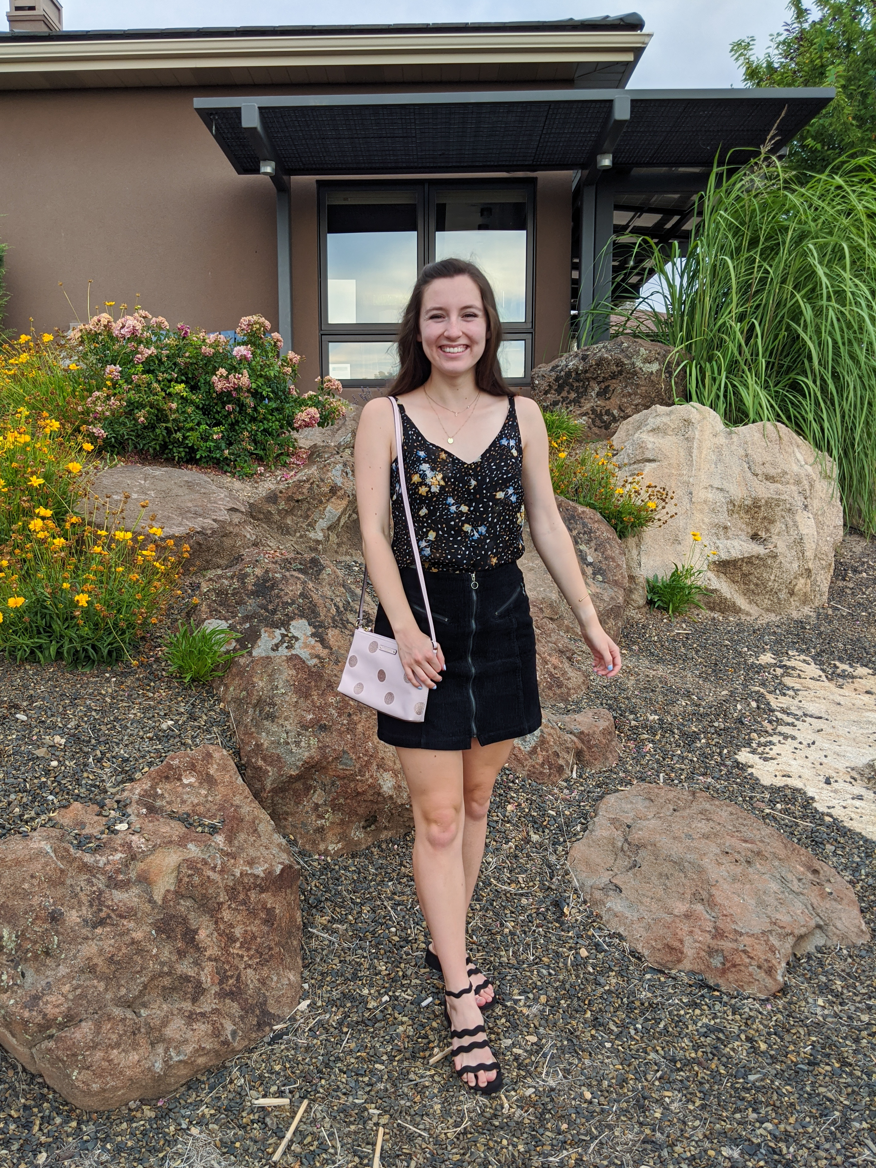 college-style-black-mini-skirt-black-sandals