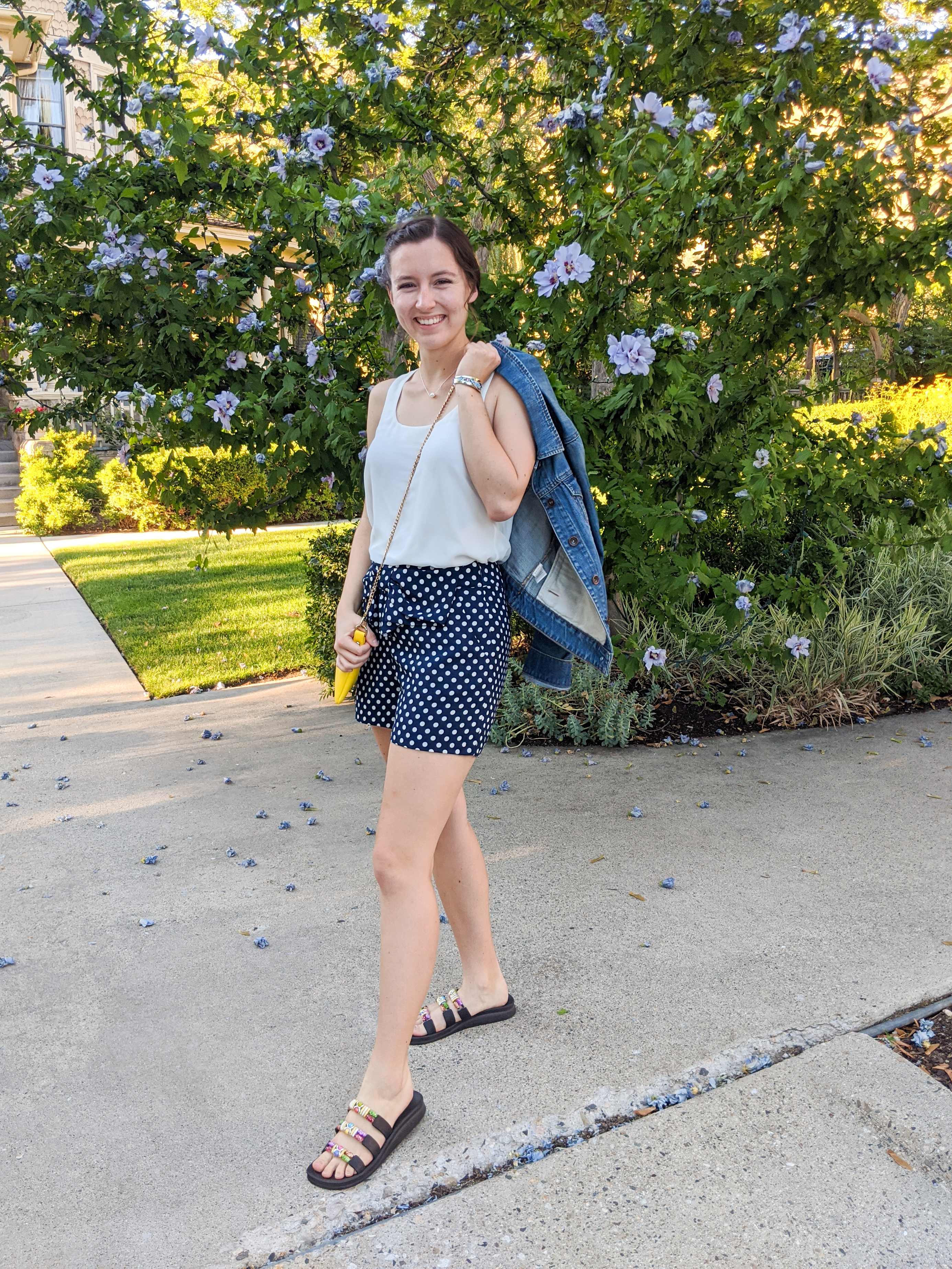 summer-style-polka-dot-shorts-white-blouse