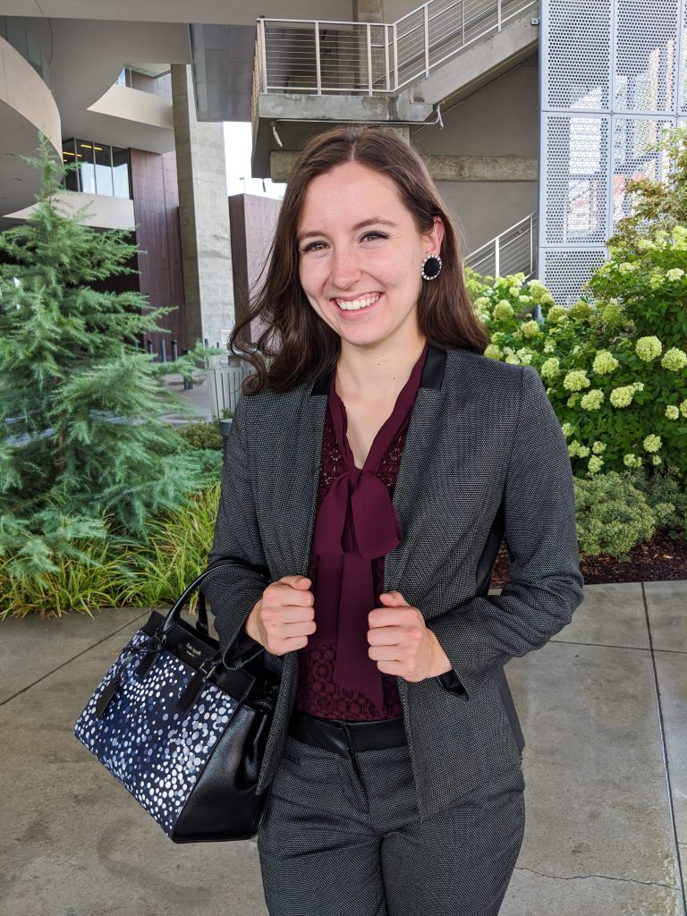 tie-neck-blouse-banana-republic-fall-style-corporate-attire