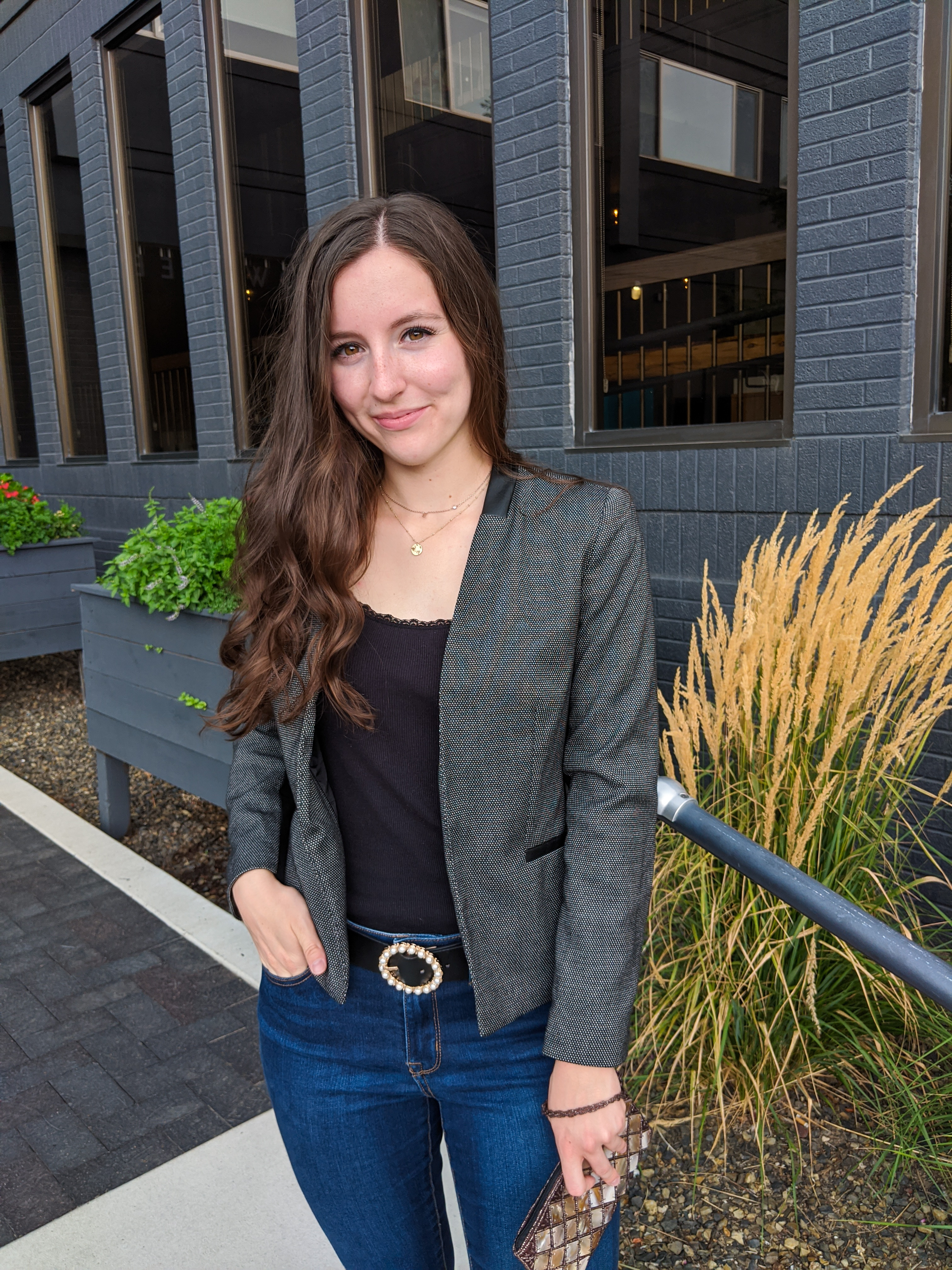 pearl-belt-blazer-date-night-outfit-college-style