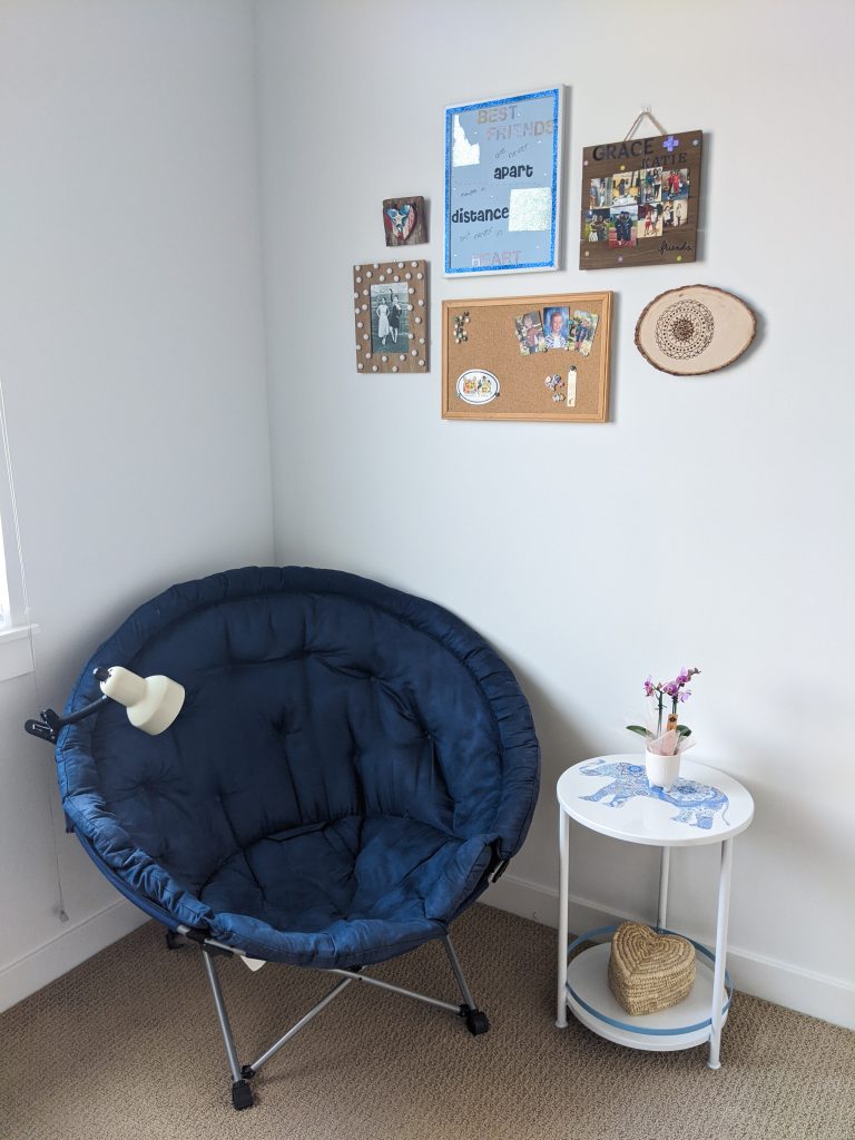 elephant-table-bed-bath-and-beyond-gallery-wall