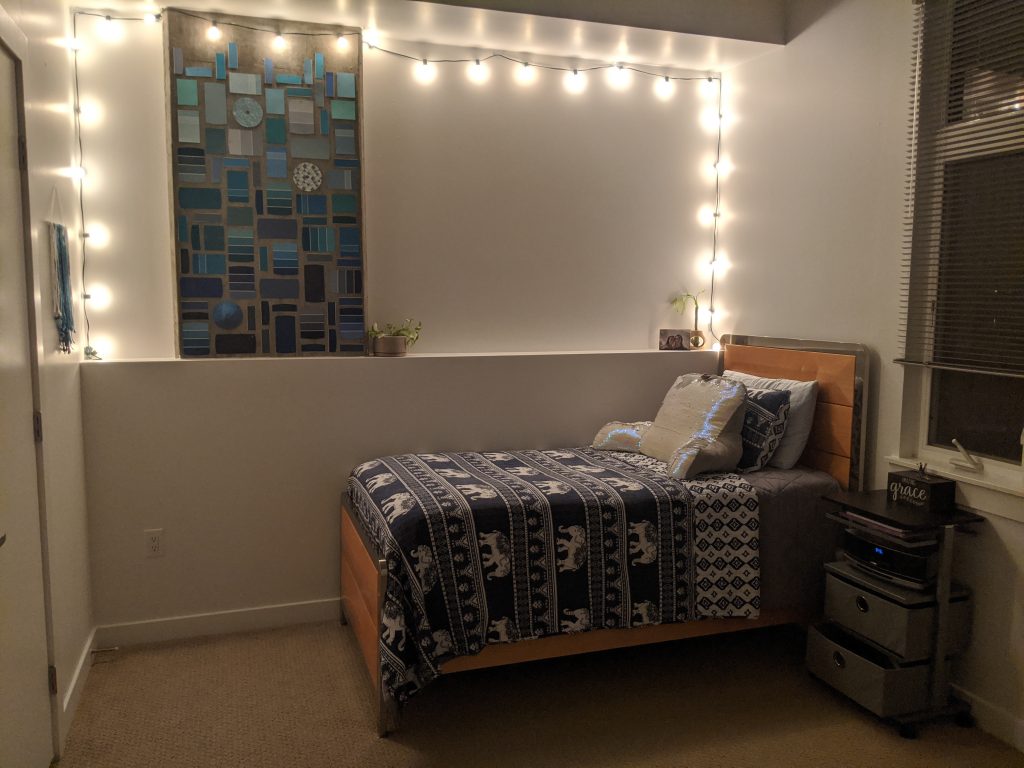 twinkle-lights-apartment-tour-college-blogger