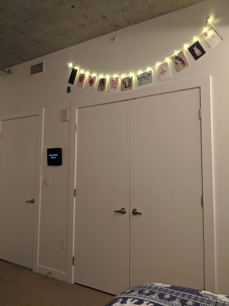 twinkle-lights-dorm-room-college-blogger