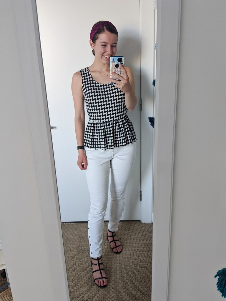 checkered-top-white-jeans-fall-style-transitional-outfit