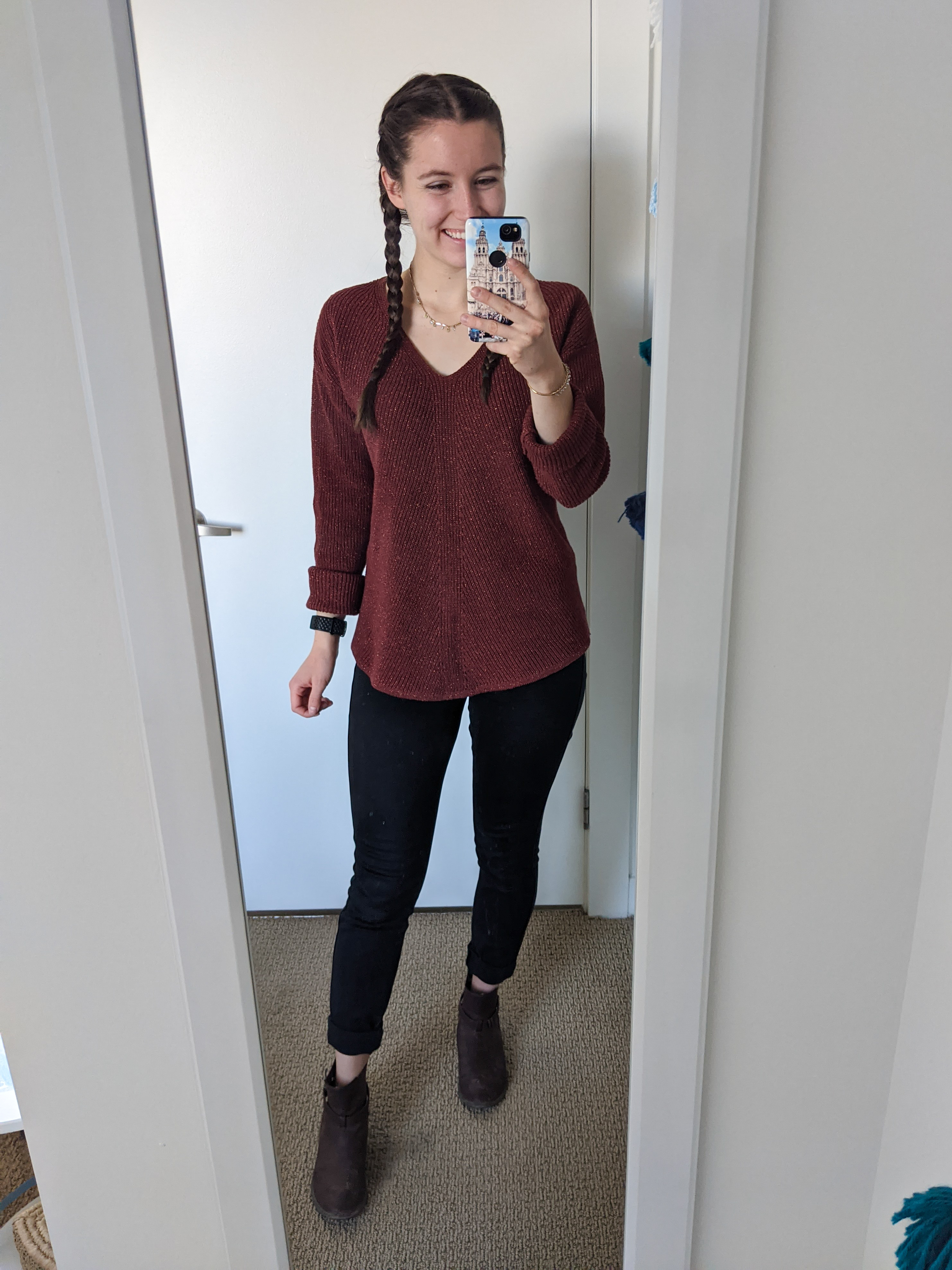 sparkly-sweater-fall-style-ootd-black-jeans-brown-booties