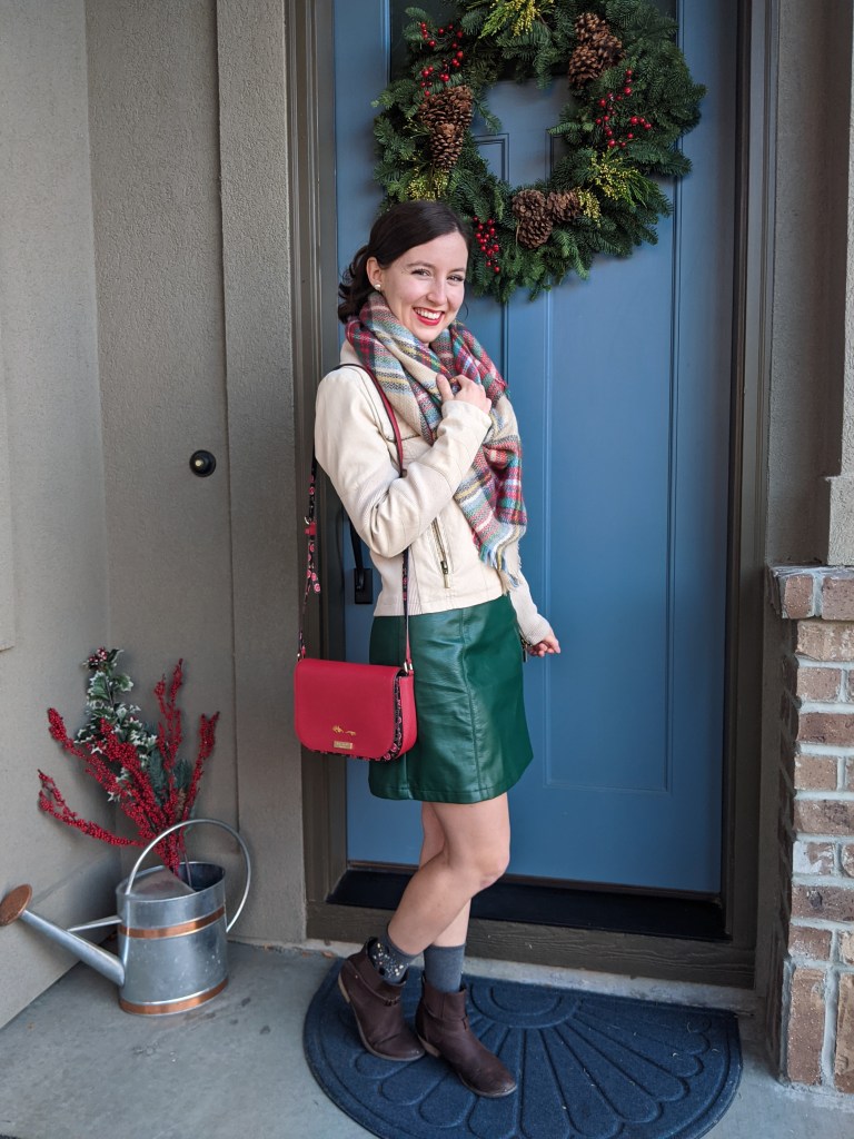 holiday-bucket-list-christmas-outfit-red-kate-spade-purse