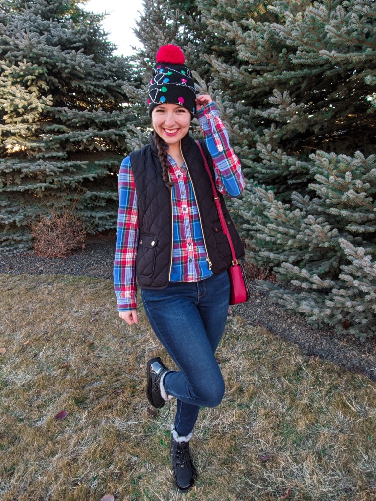 winter-outfit-casual-holiday-style-2020-christmas-snow-boots