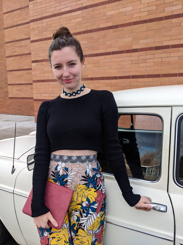 winter-fashion-style-inspiration-flower-choker