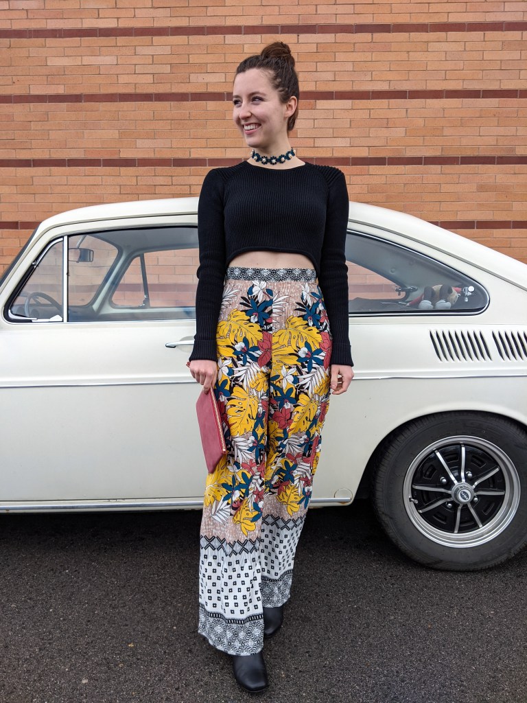 70s-style-printed-pants-bellbottoms-fastback