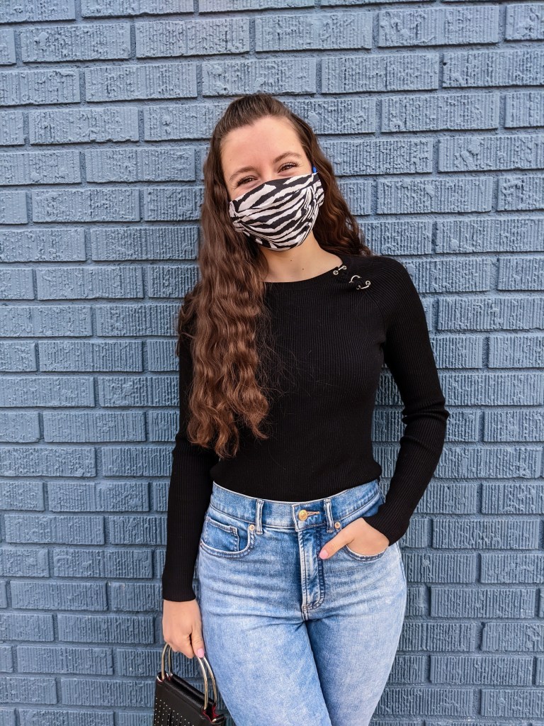 zebra-face-mask-mom-jeans-high-waisted-college-fashion-blogger