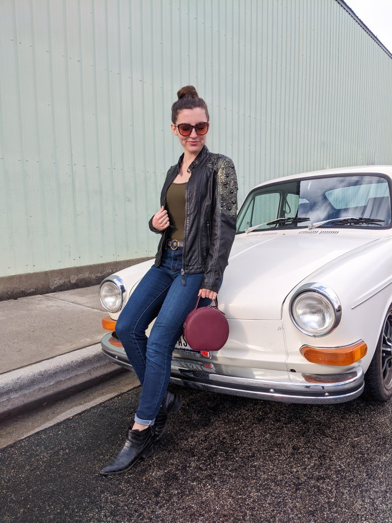 maroon-circle-purse-nordstrom-rack-skinny-jeans-black-booties-edgy-outfit