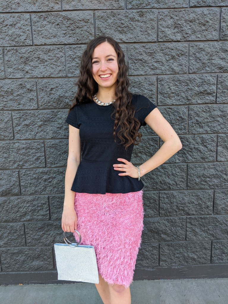 valentine's-day-outfit-pink-skirt-black-peplum-sparkly-necklace