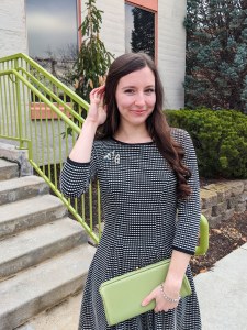old-fashioned-style-green-leather-clutch-brooches