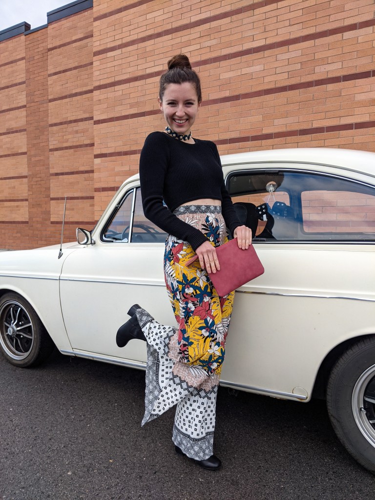 winter-fashion-cropped-sweater-printed-pants-choker