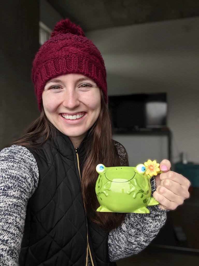 maroon-beanie-francesca's-frog-mug-black-vest