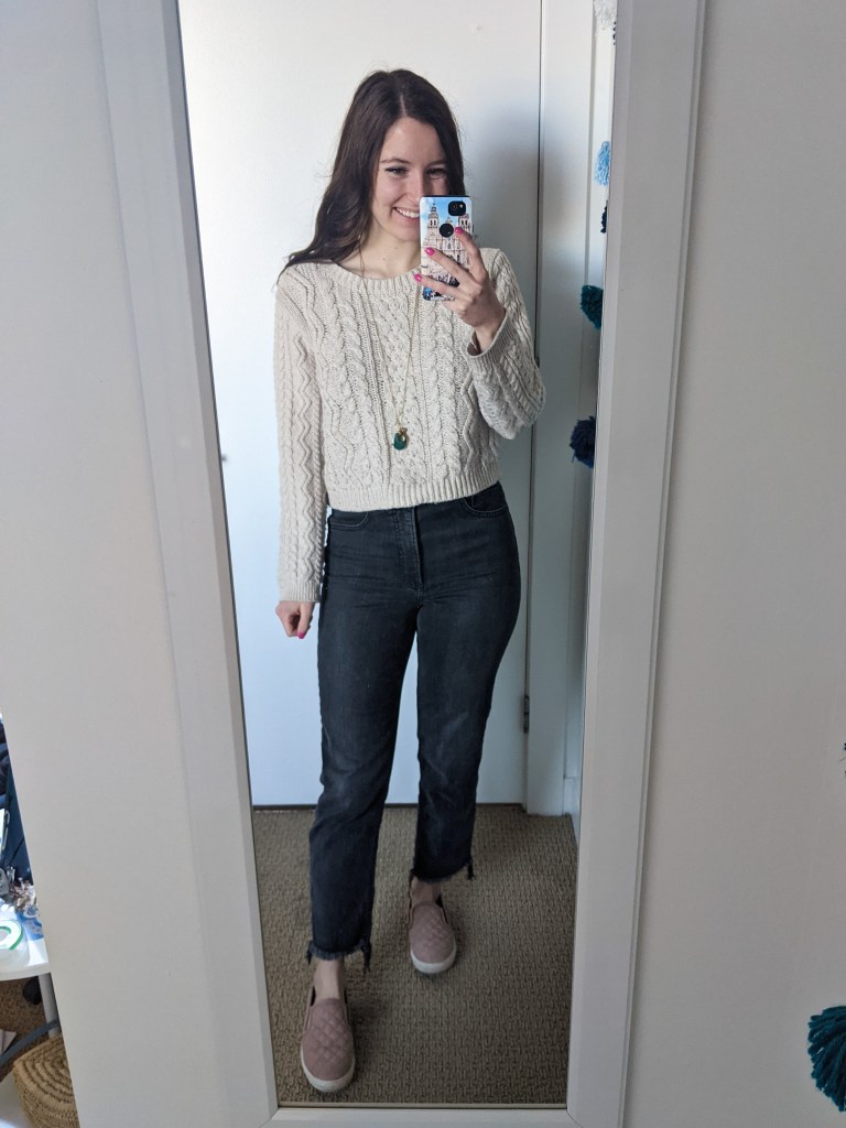 beige-sweater-college-style-grey-straightleg-jeans-steve-madden-sneakers