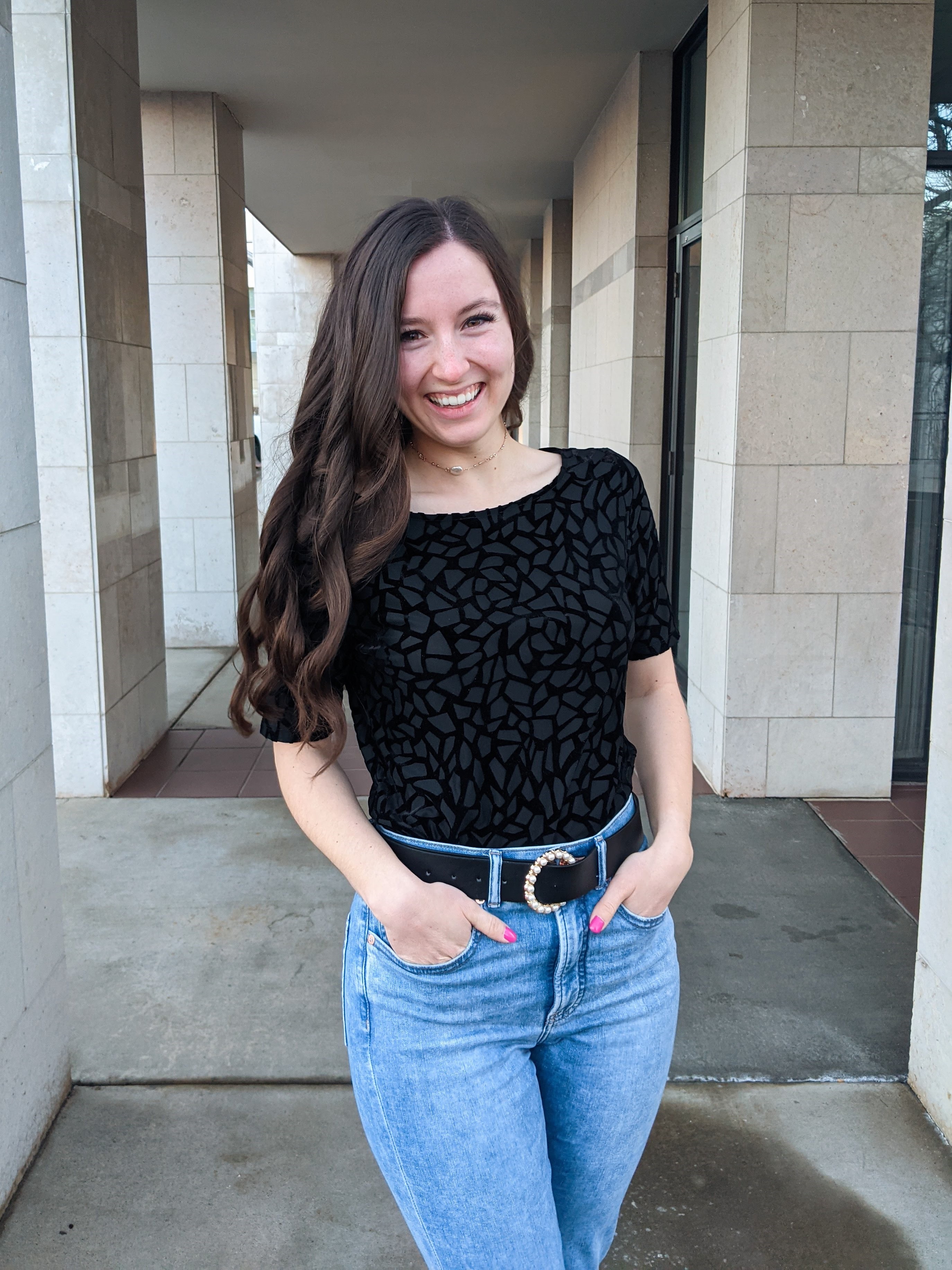 velvet-top-express-jeans-mom-jeans-pearl-belt