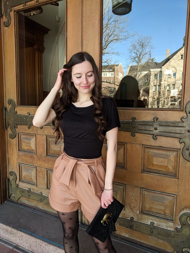 college-style-edgy-trendy-fashion-leather-shorts