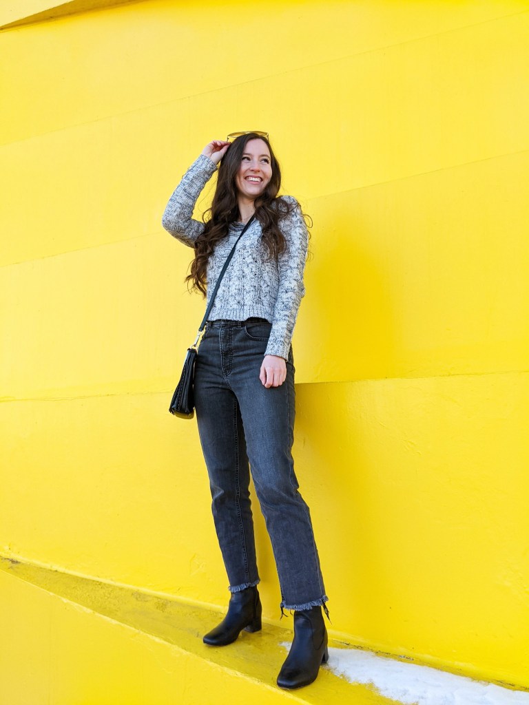 monochrome-outfit-yellow-grey-sweater