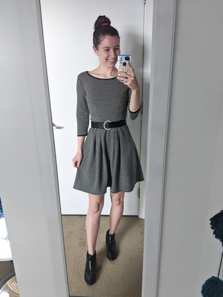 old-fashioned-dress-pearl-belt-black-booties