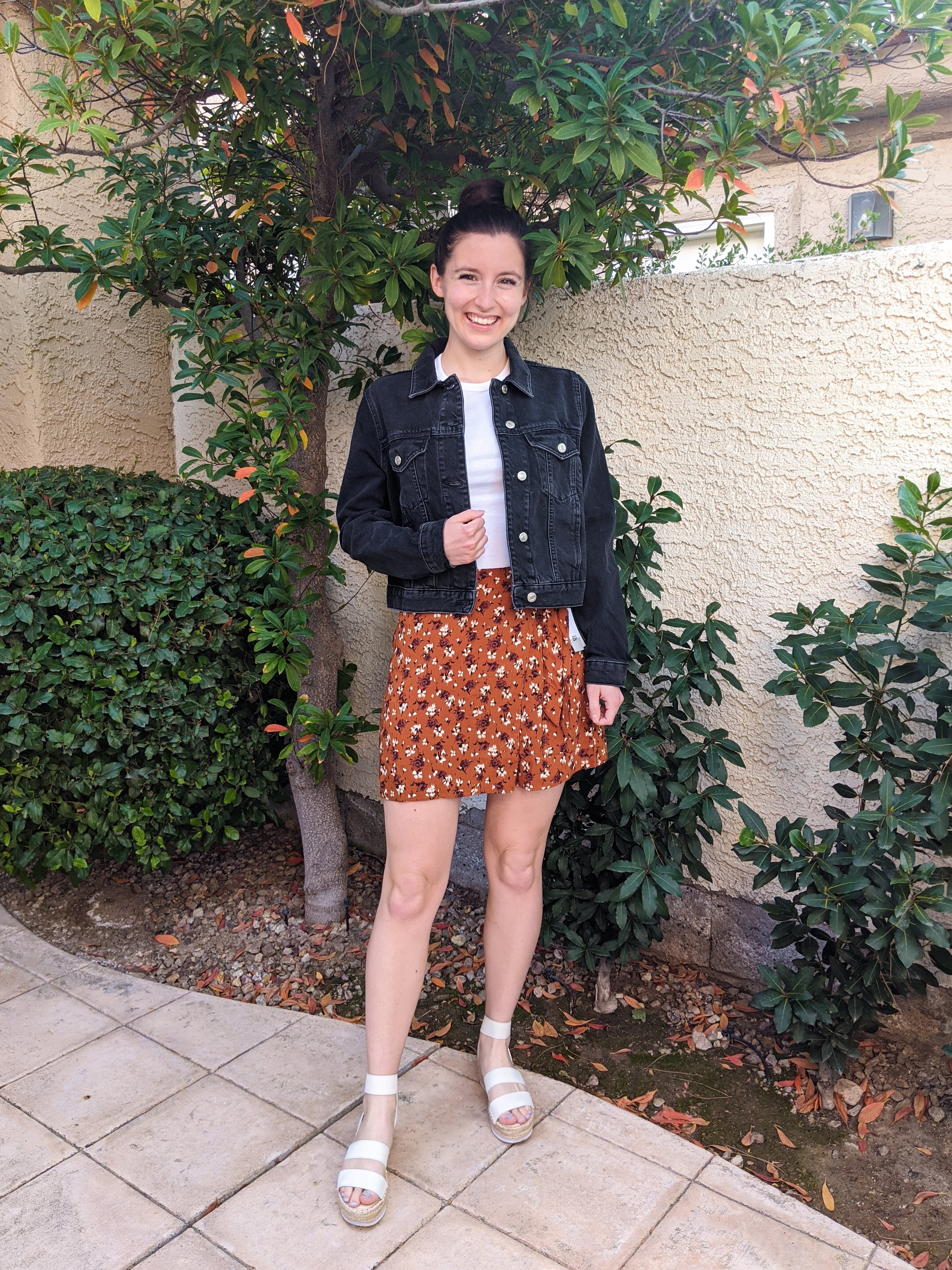 black-cropped-jean-jacket-topshop-white-tee-floral-skirt-orange